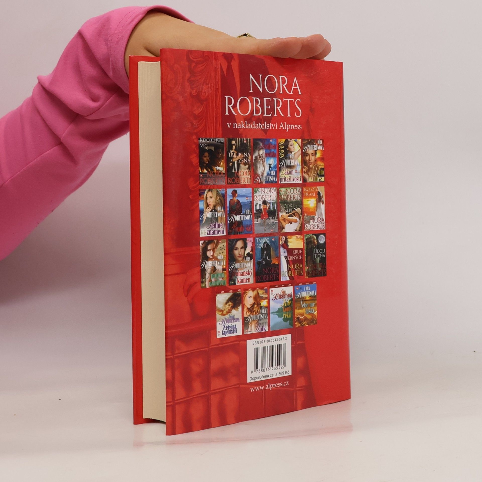 Nora Roberts Stále v tvém stínu