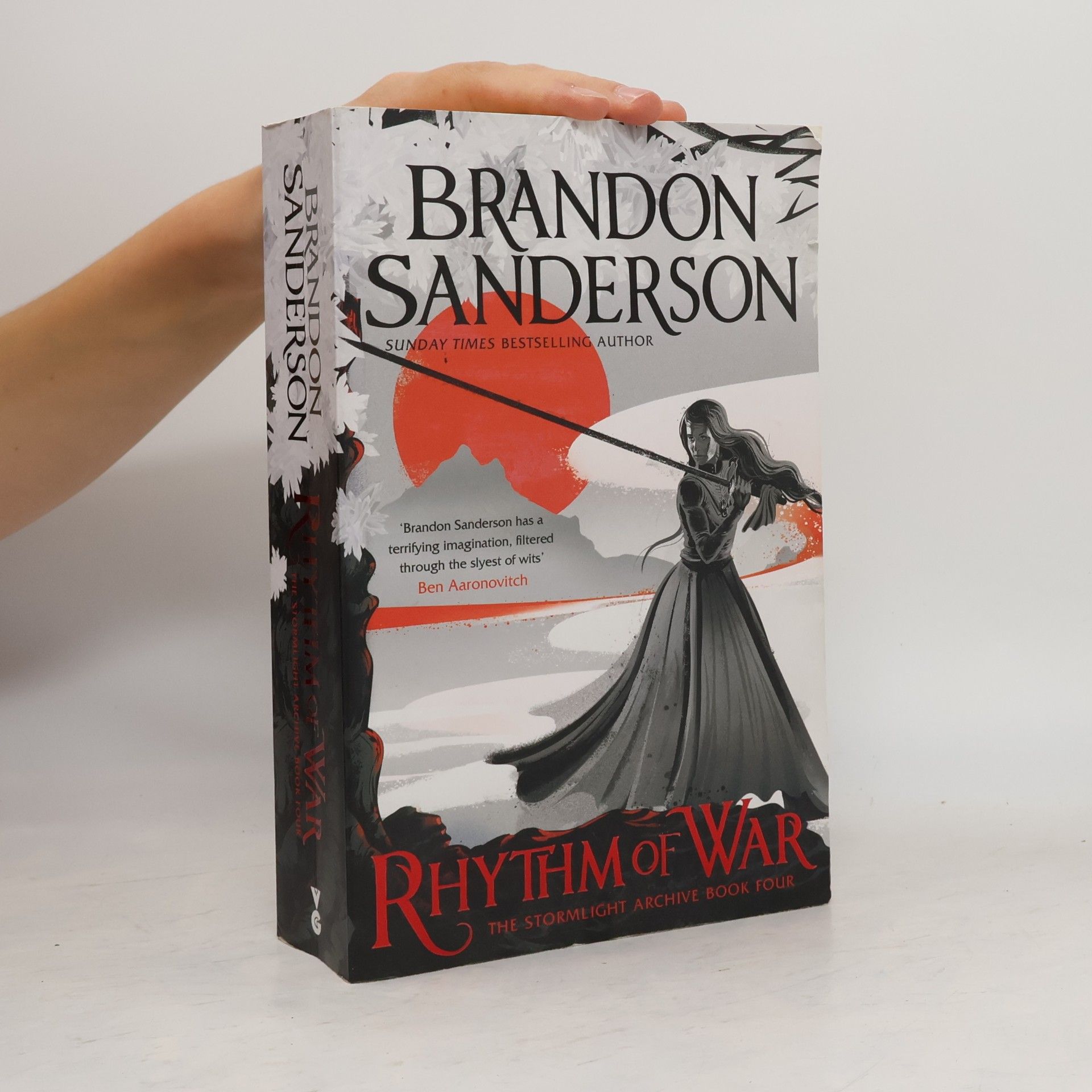 Brandon Sanderson Rhythm of War (The Stormlight Archive, 4)
