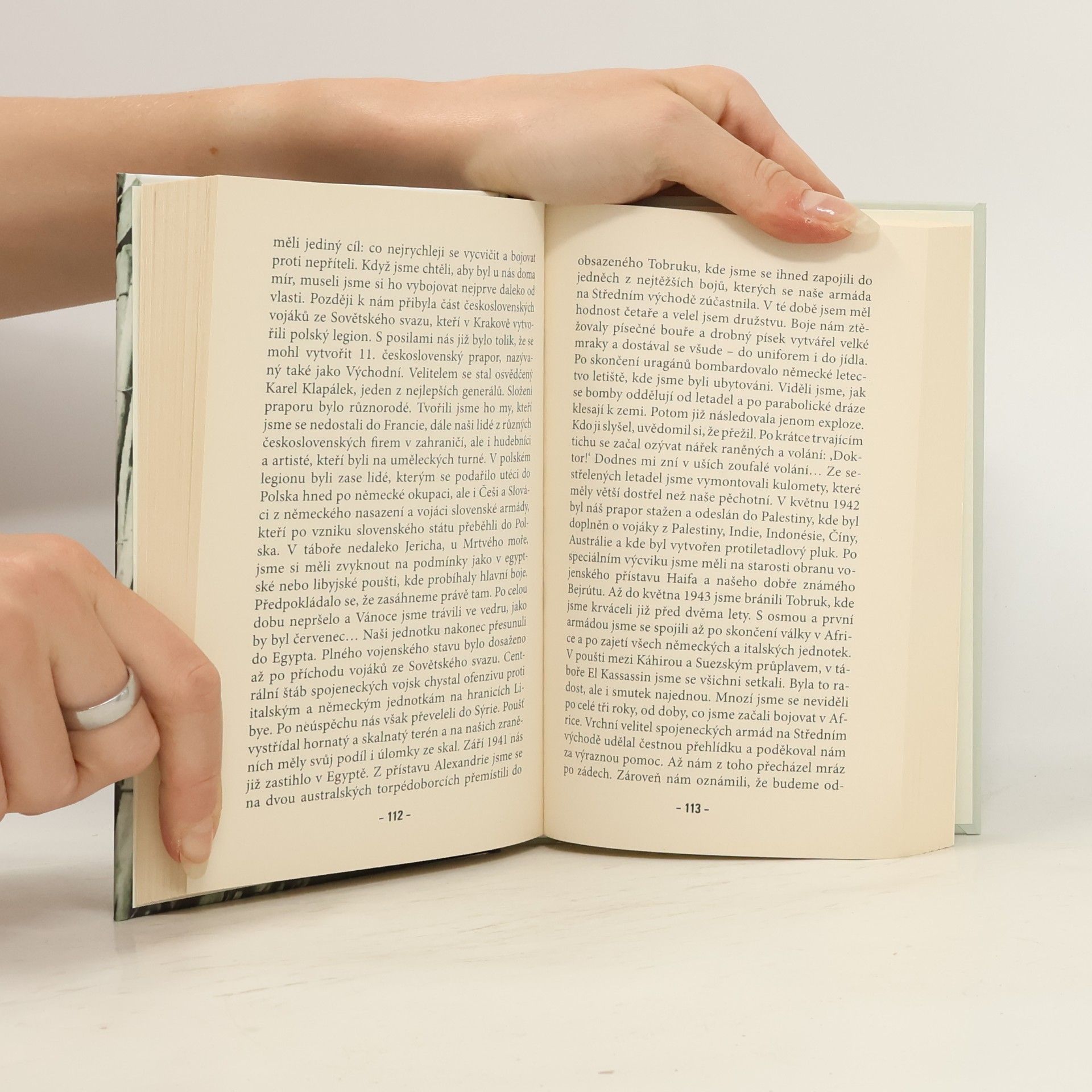 Jozef Leikert Daleko a přece blízko : čeští a slovenští studenti po 17. listopadu 1939 v československé zahraniční armádě