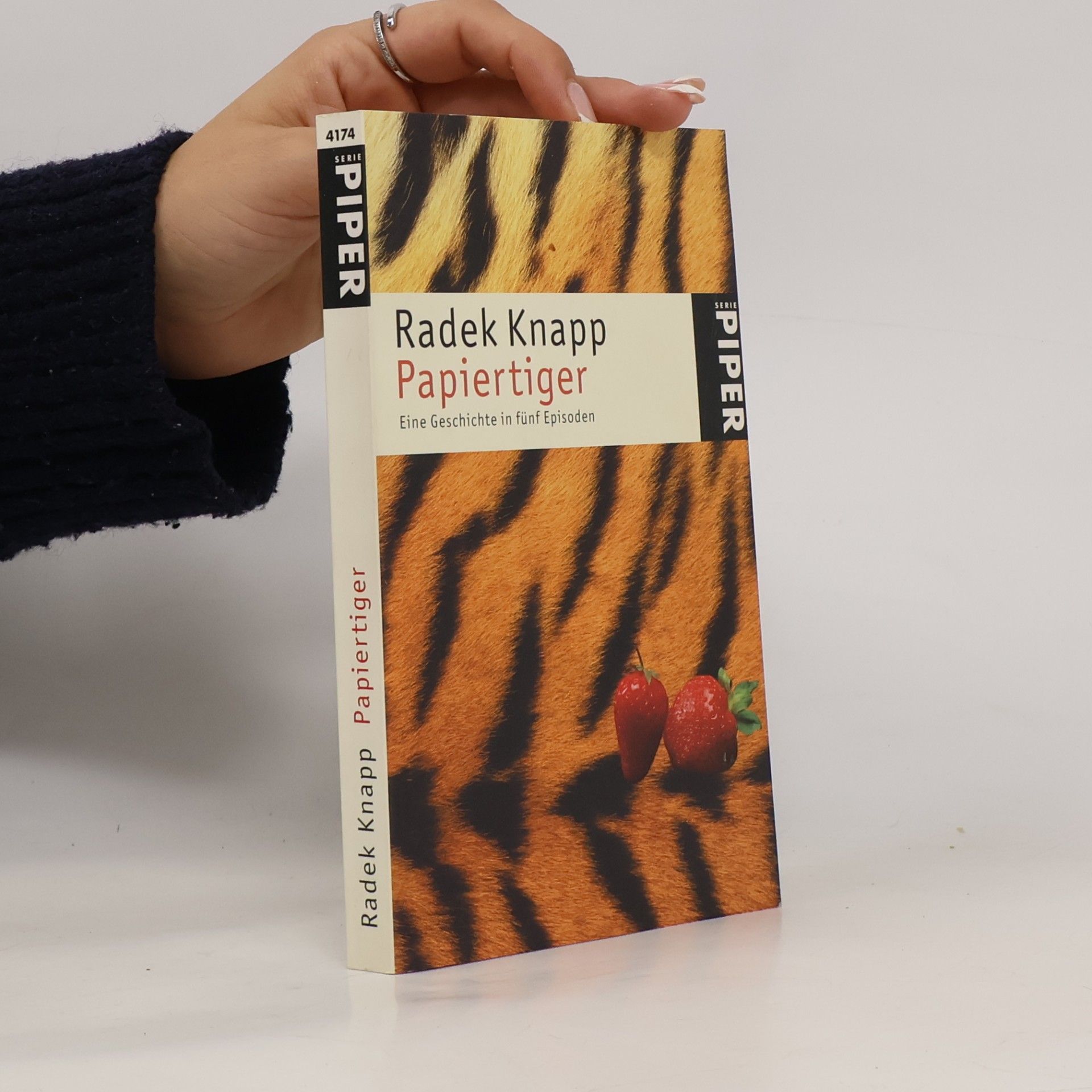 Radek Knapp Papiertiger