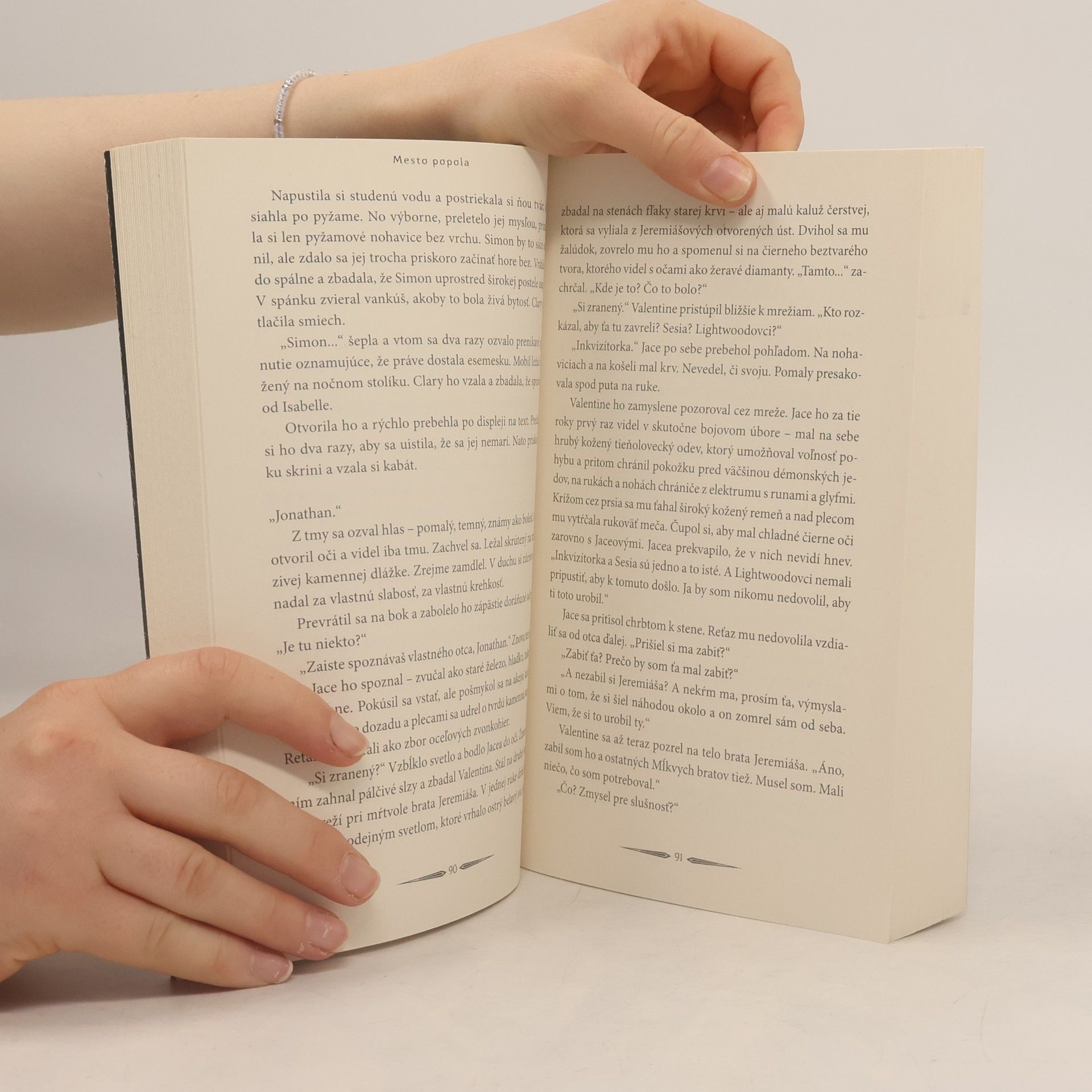 Cassandra Clare Mesto popola