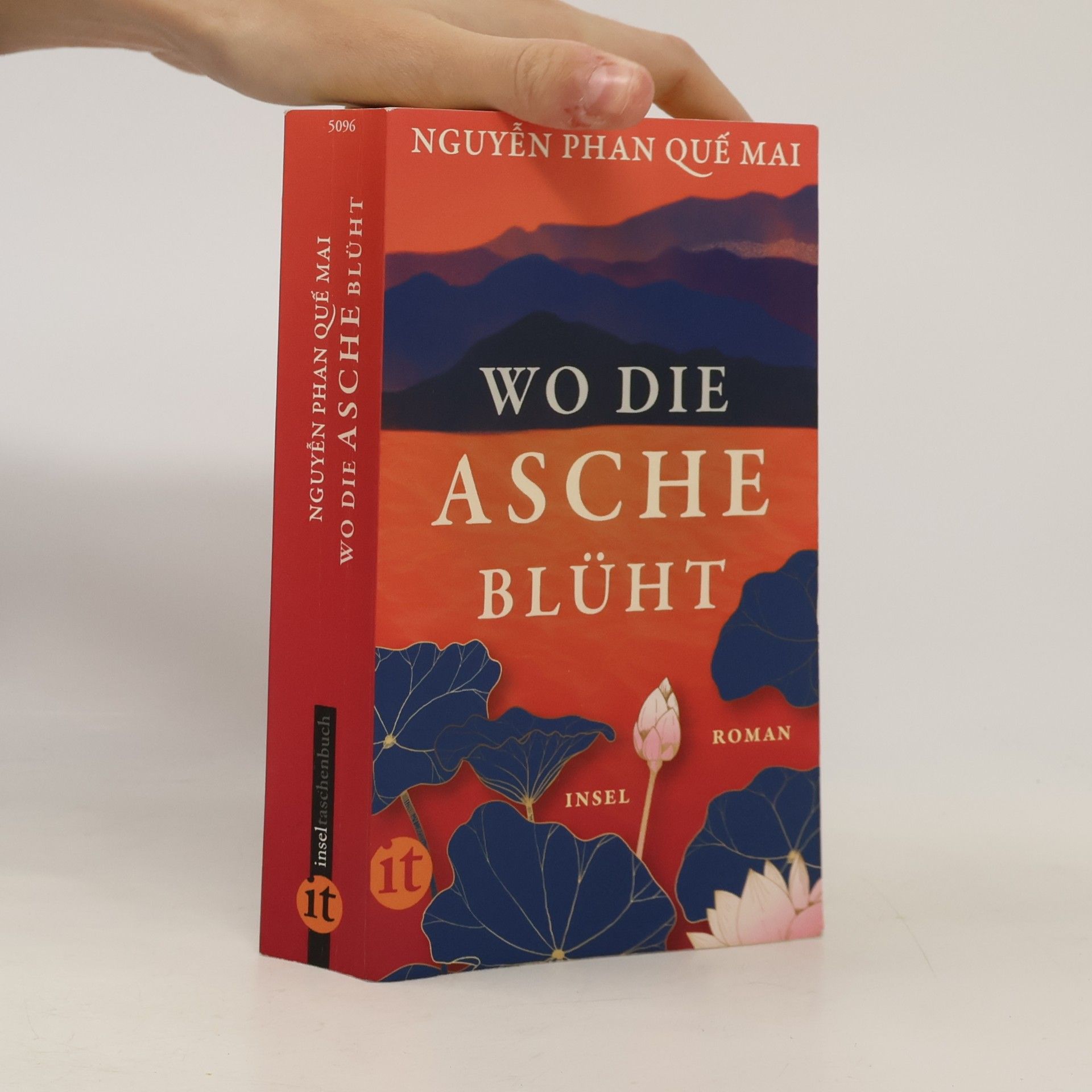 Nguyễn Phan Quế Mai Wo die Asche blüht