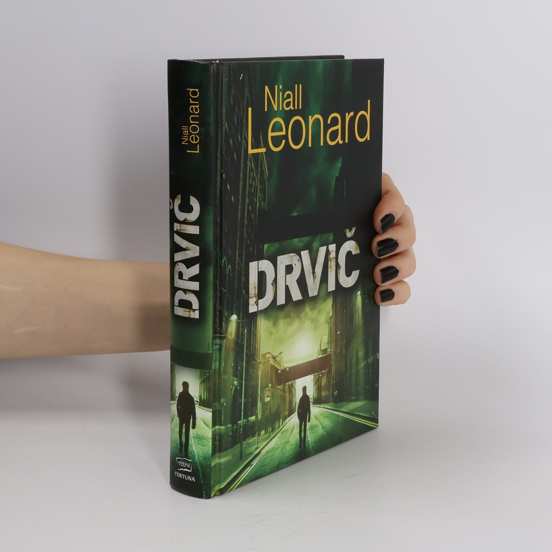 Niall Leonard Drvič
