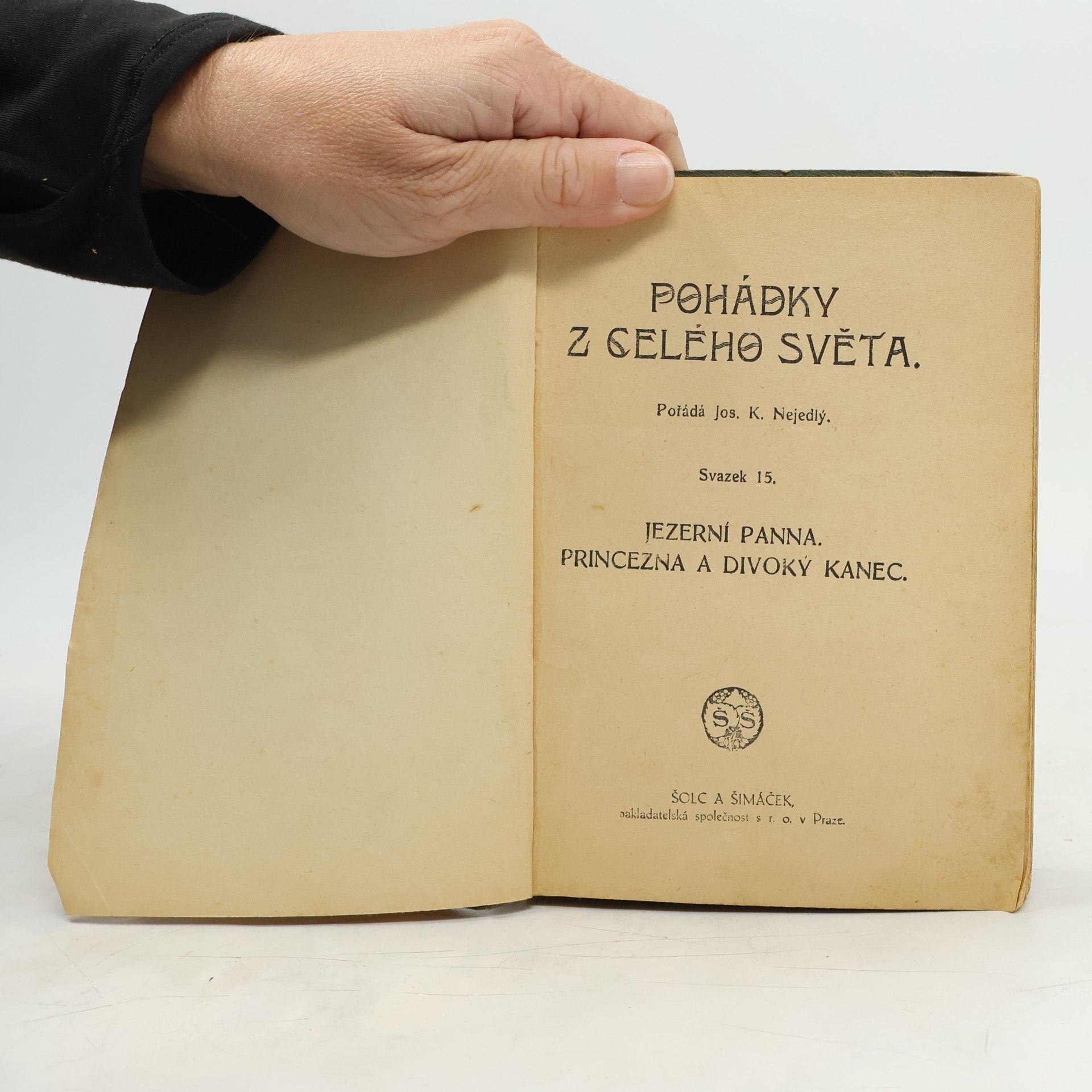 Various authors Jezerní panna. Princezna a divoký kanec