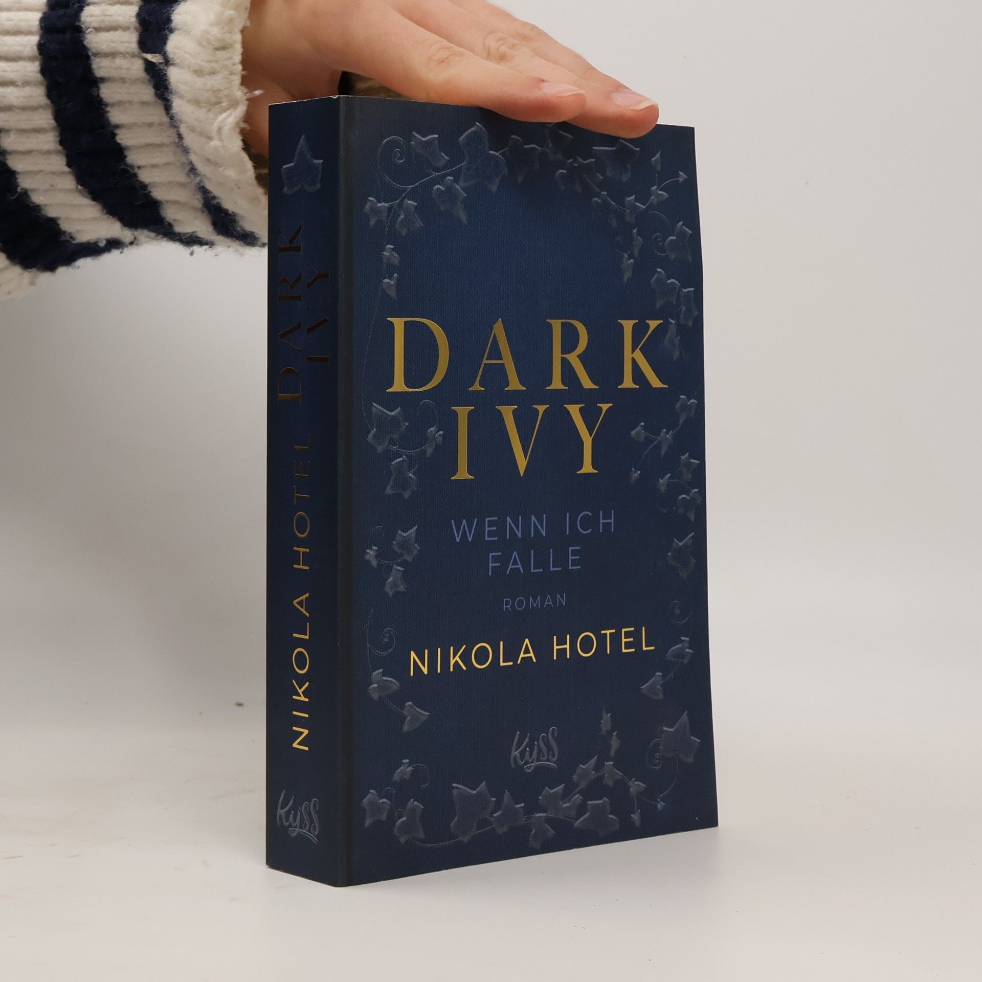 Nikola Hotel Dark Ivy - Wenn ich falle