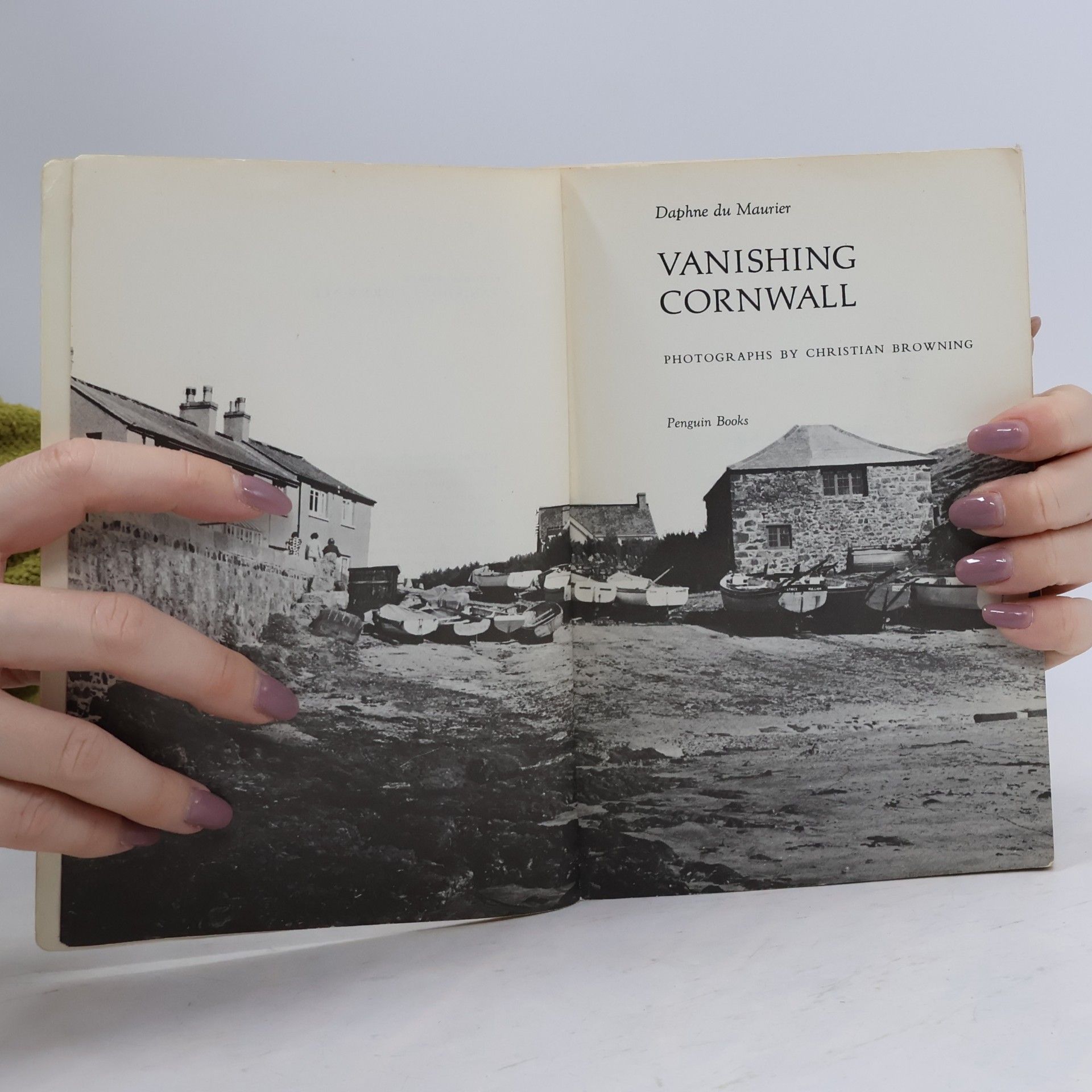 Daphne Du Maurier Vanishing Cornwall. The spirit and history of Cornwall