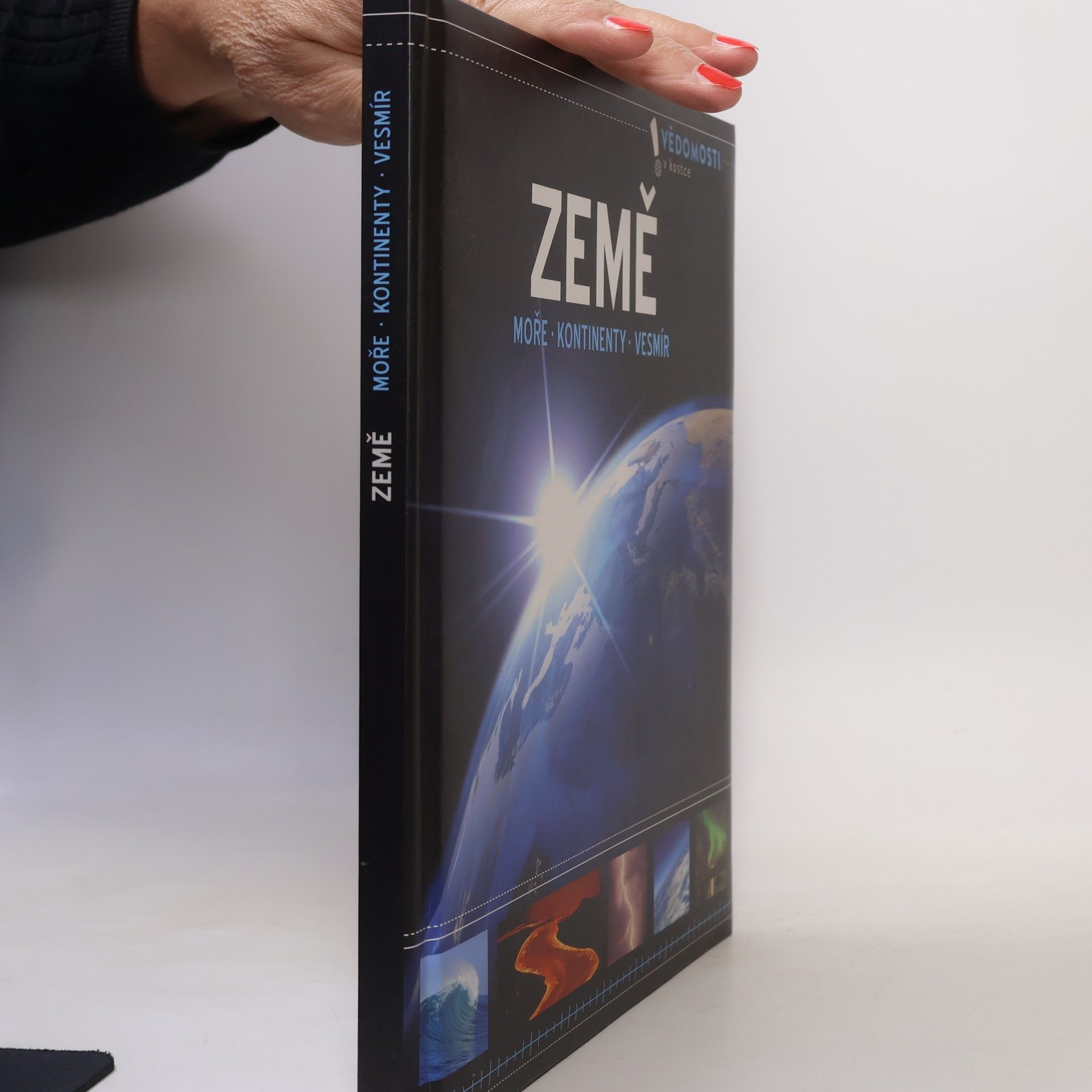 Matyáš Staněk Země. Moře, kontinenty, vesmír