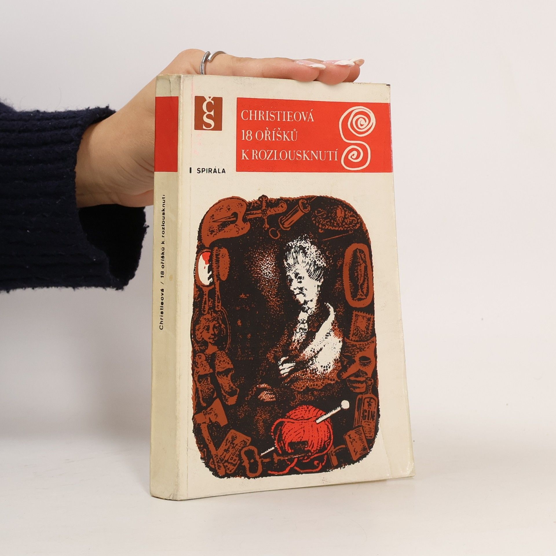 Agatha Christie 18 oříšků k rozlousknutí