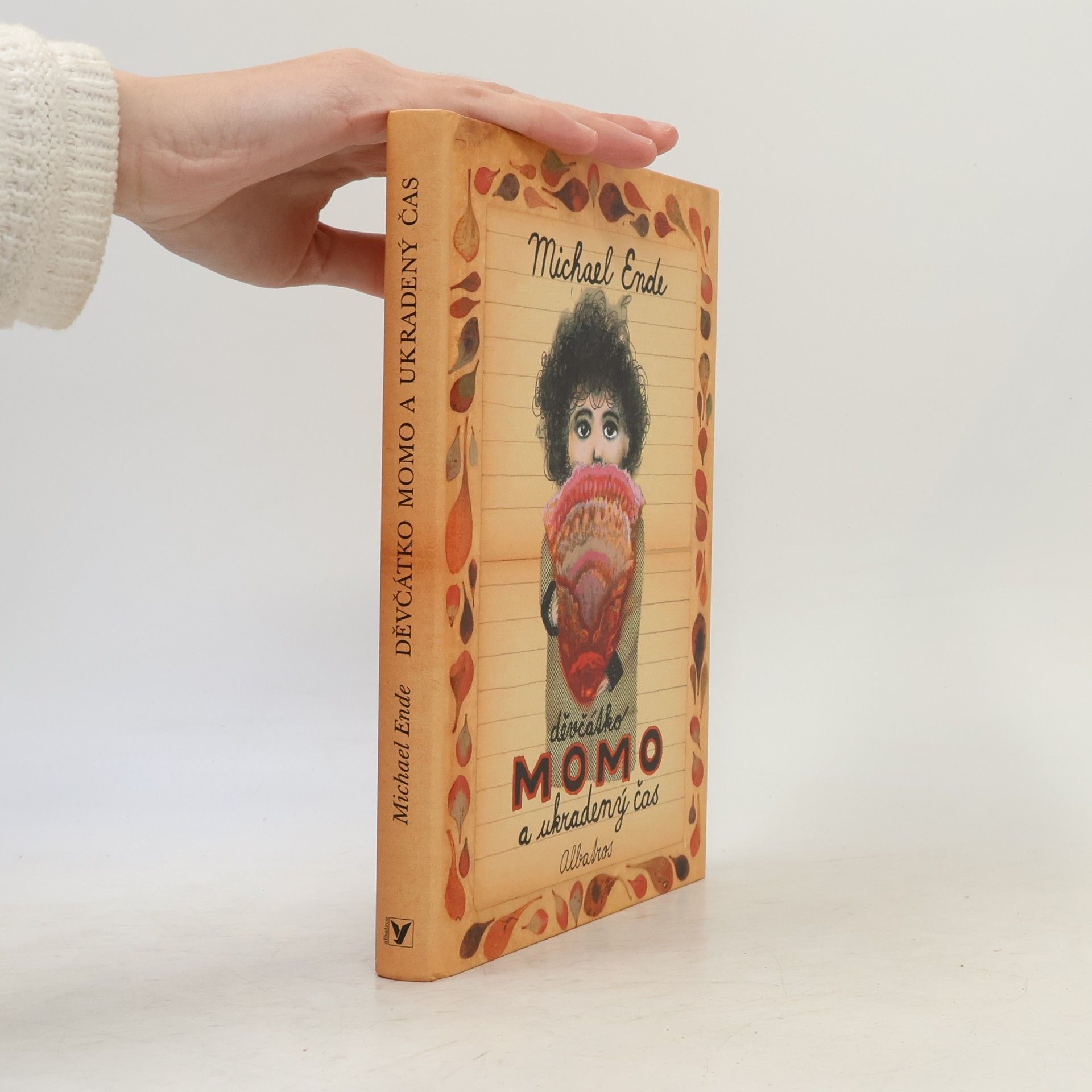 Michael Ende Děvčátko Momo a ukradený čas. Pohádkový román