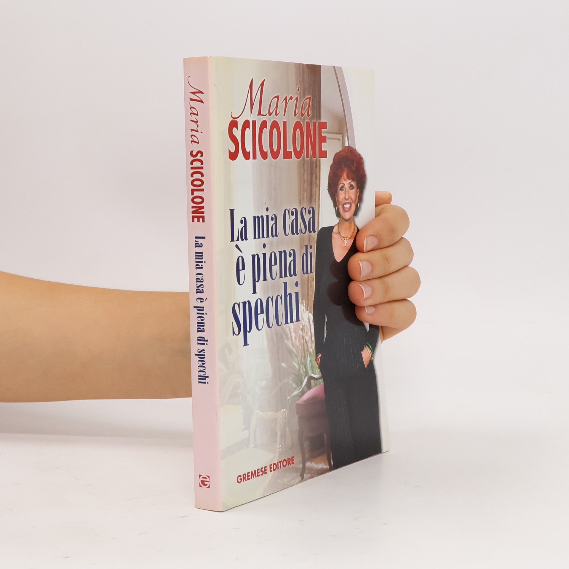 Maria Scicolone La mia casa è piena di specchi