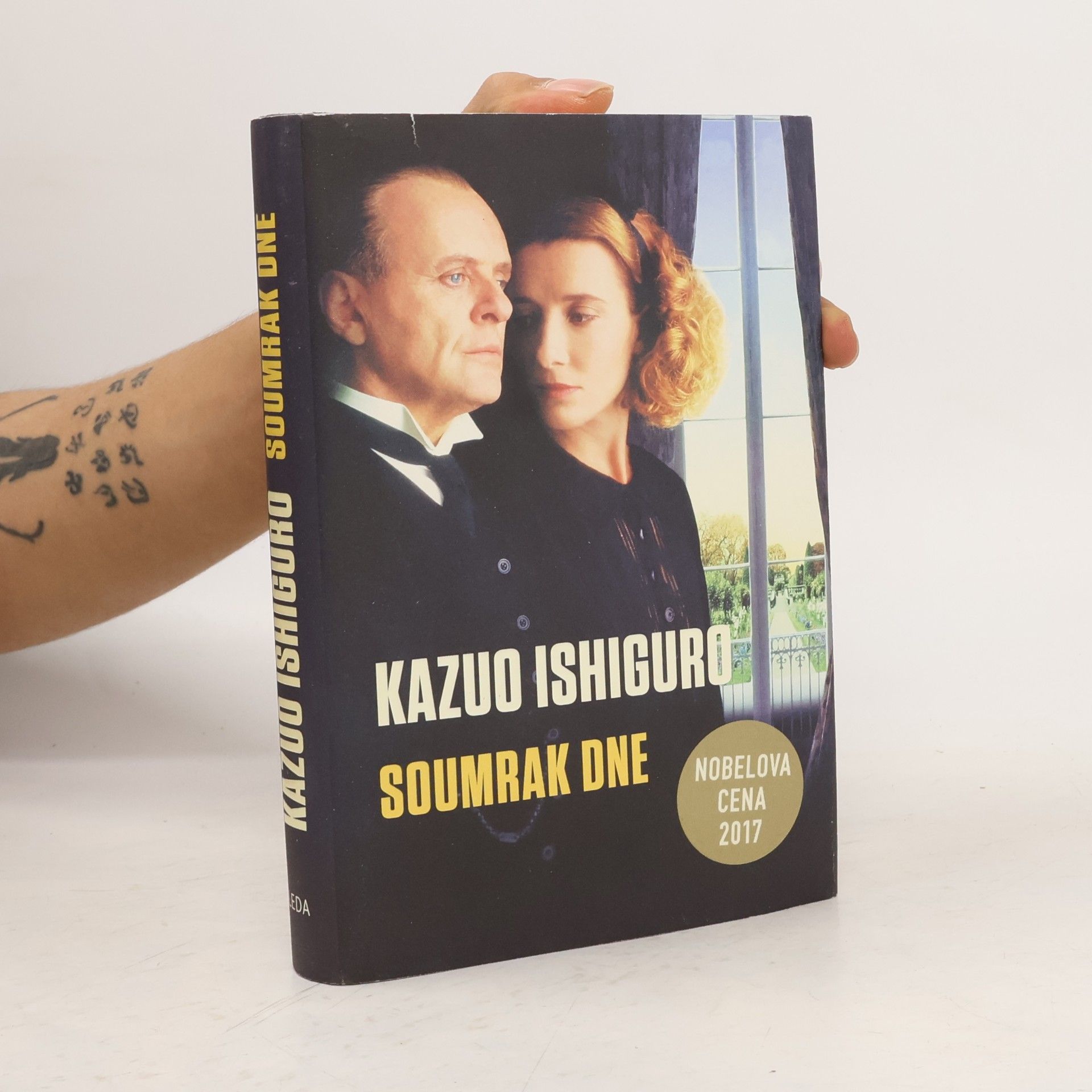 Kazuo Ishiguro Soumrak dne