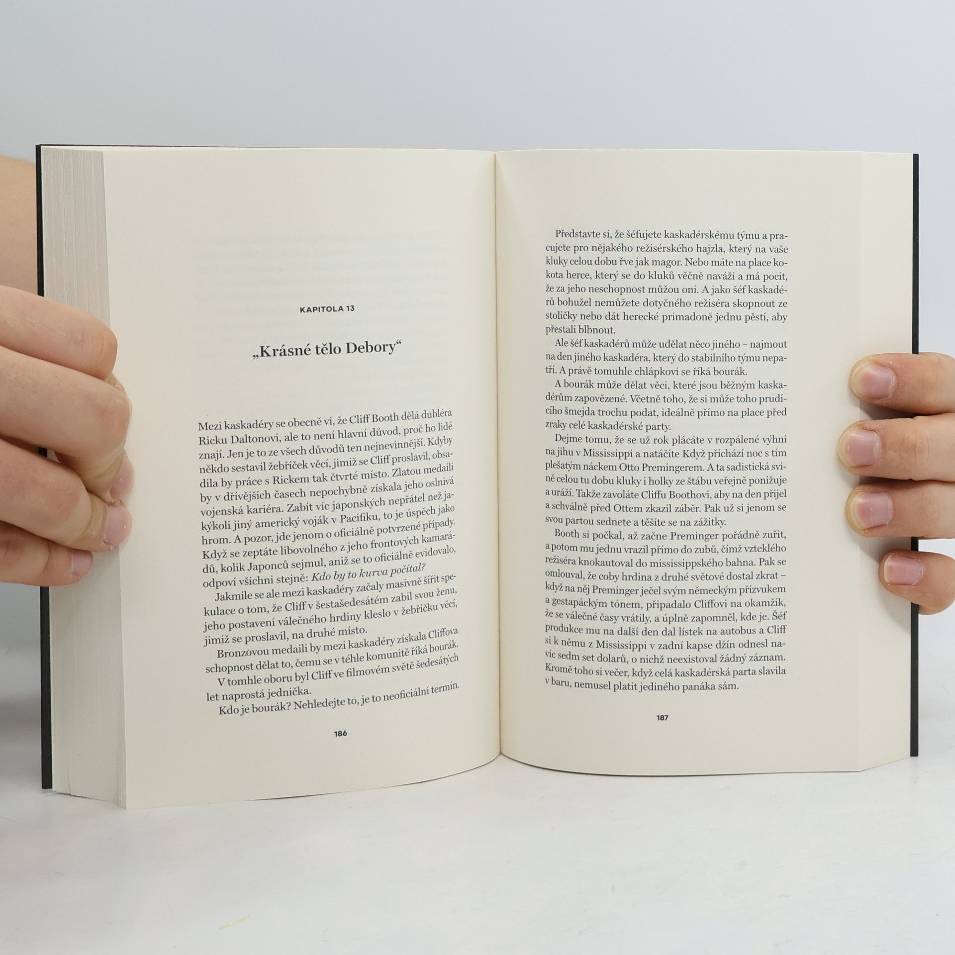 Quentin Tarantino Tenkrát v Hollywoodu : román