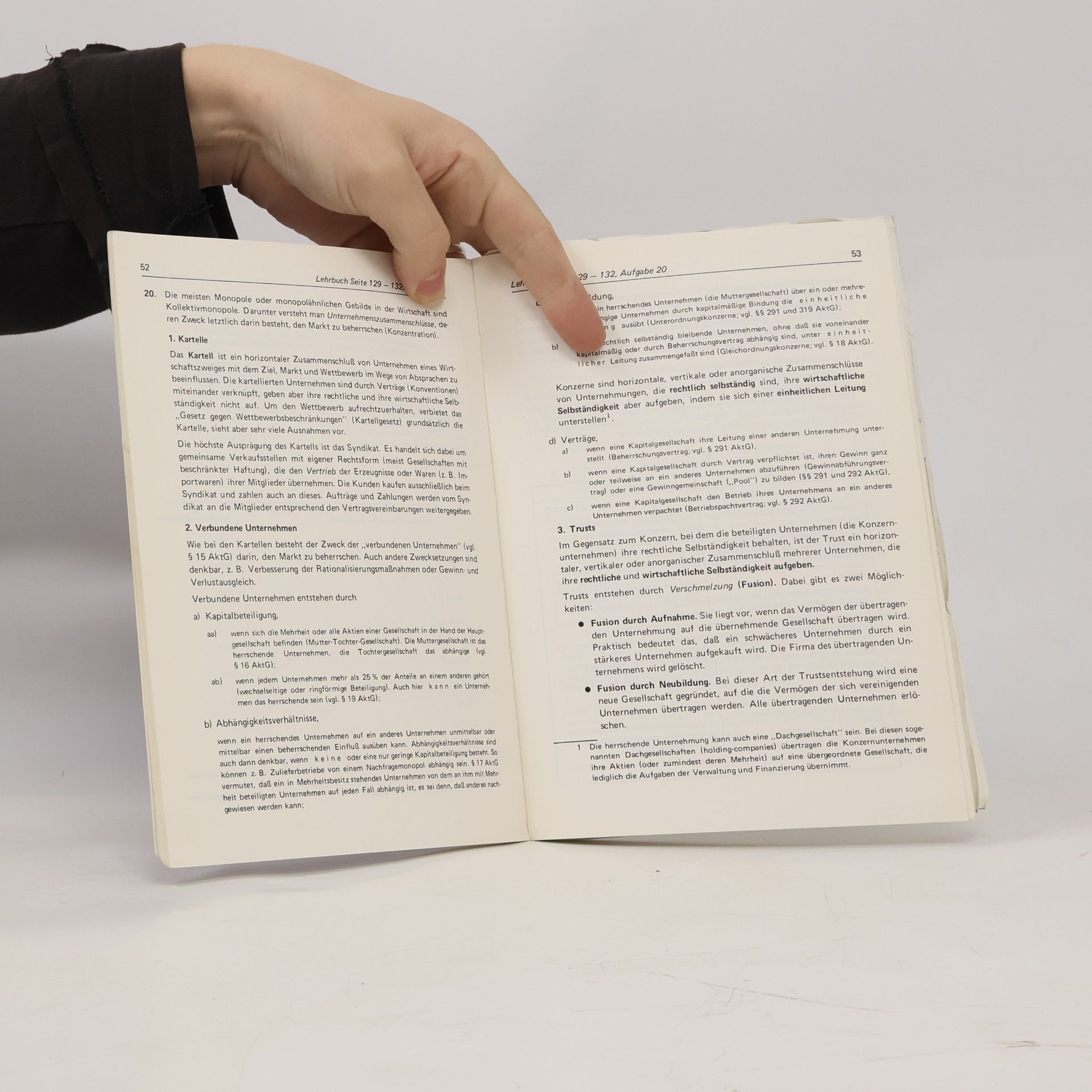 Gernot B. Hartmann Volks- und Weltwirtschaft in Plan und Gestalt