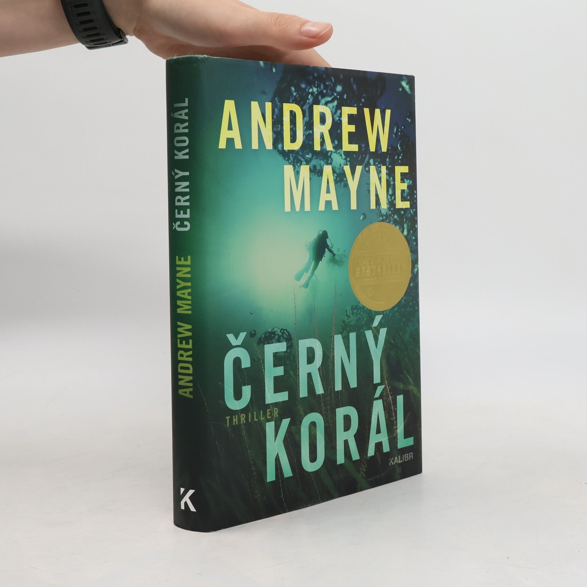 Andrew Mayne Černý korál