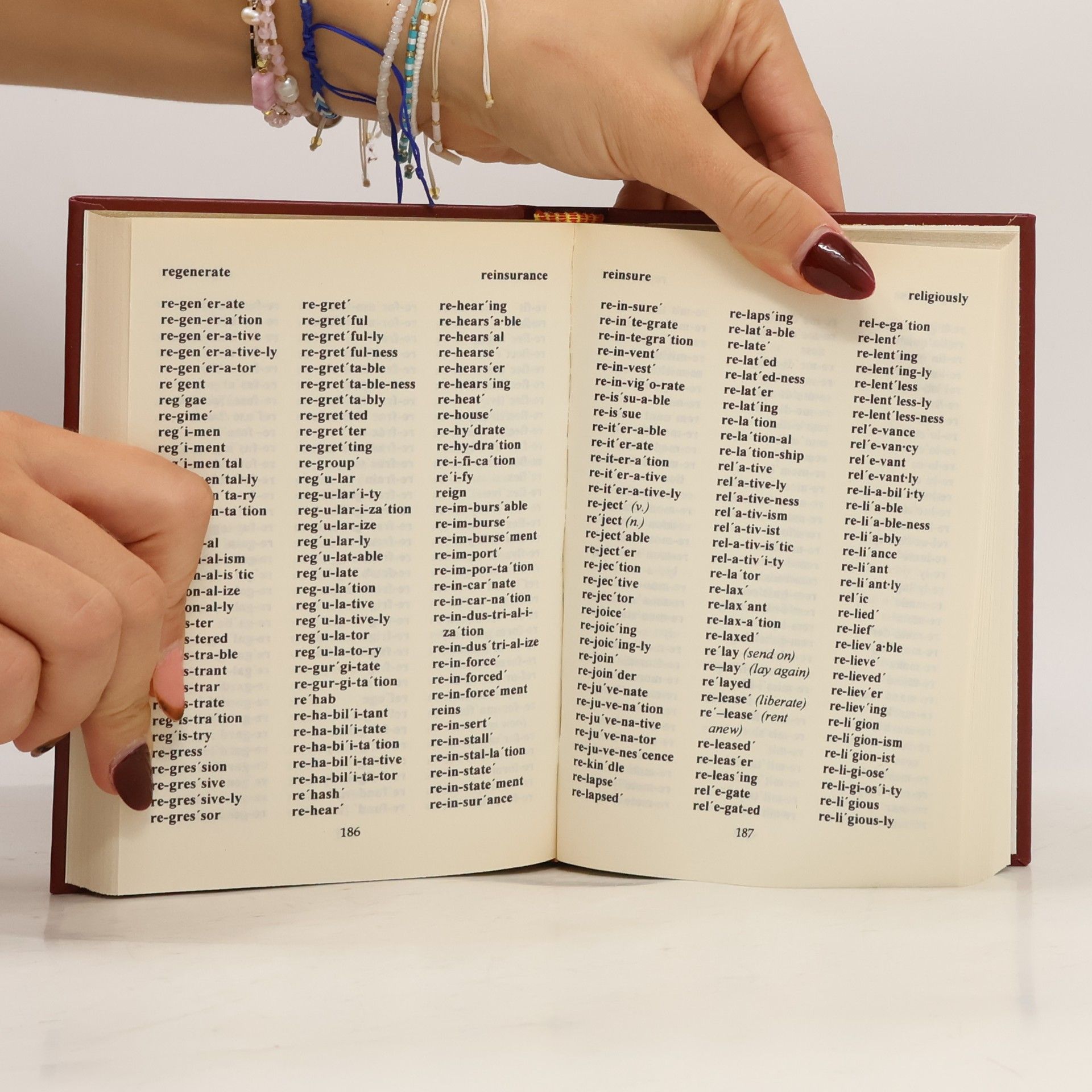 Various authors The new international Webster's pocket spelling dictionary of the English language.