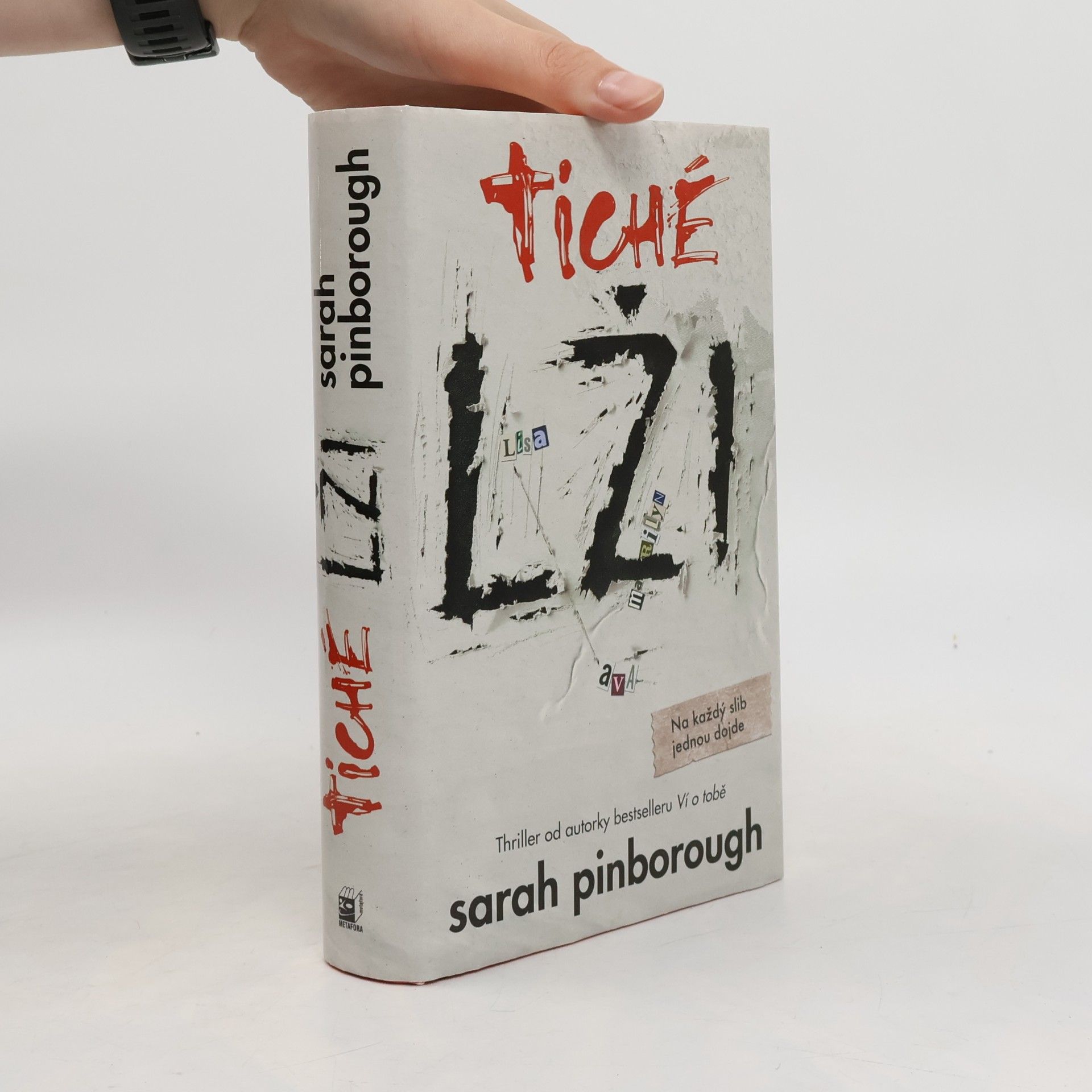 Sarah Pinborough Tiché lži