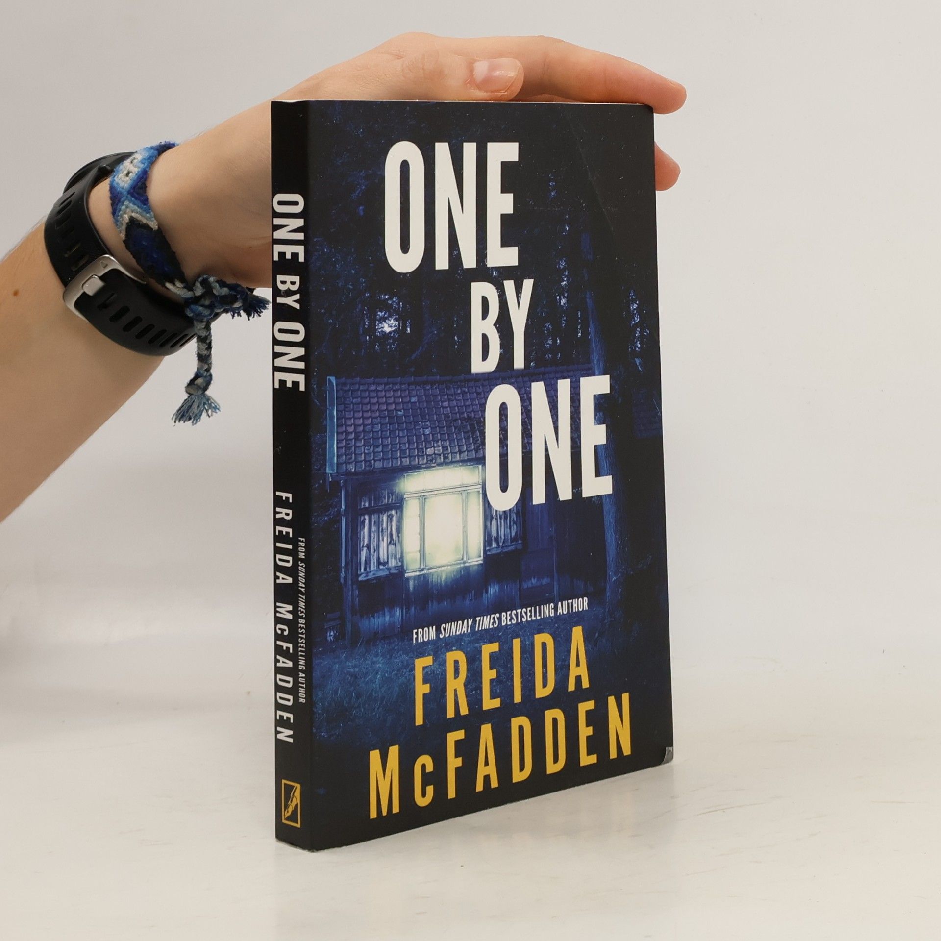 Freida McFadden One by one