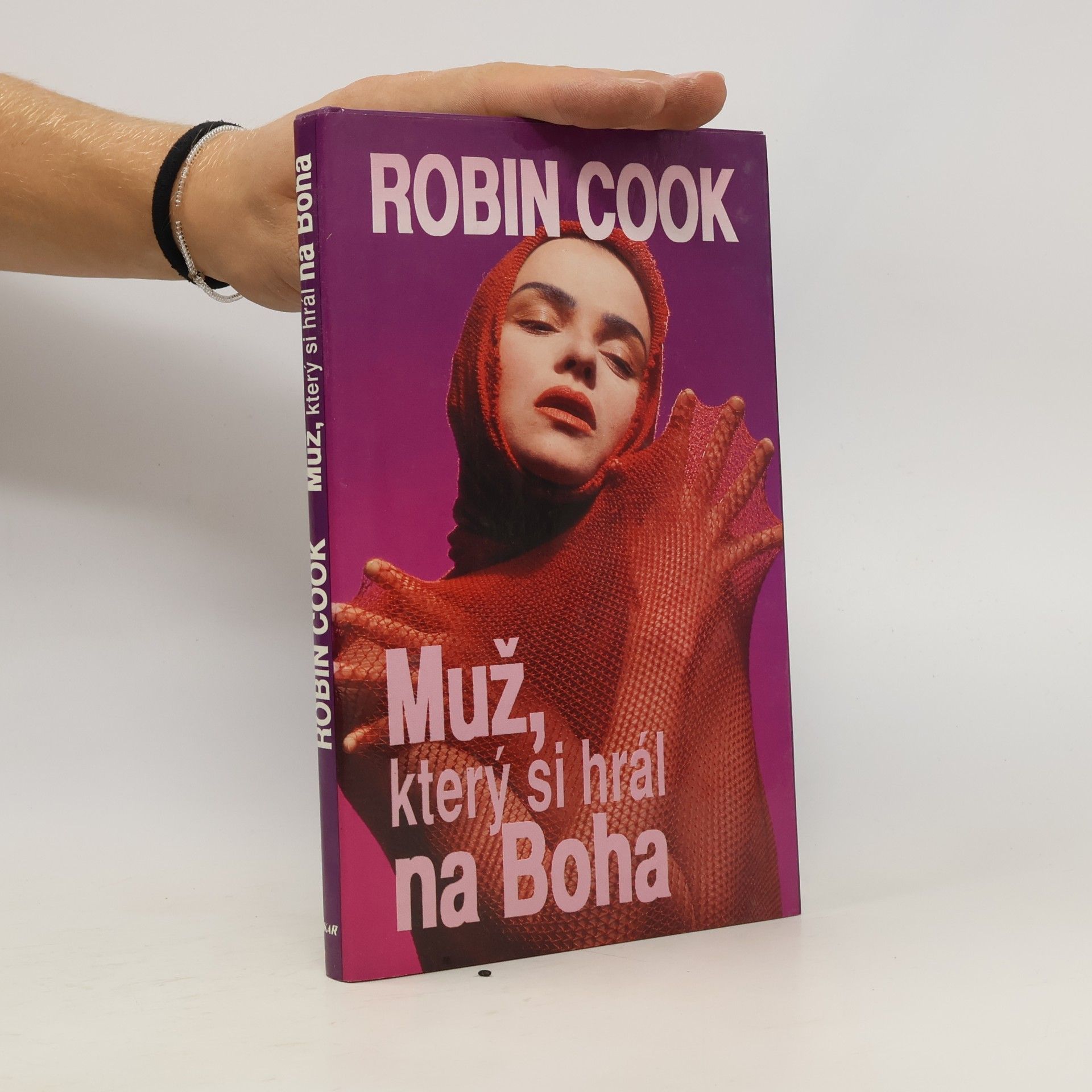 Robin Cook Muž, který si hrál na Boha
