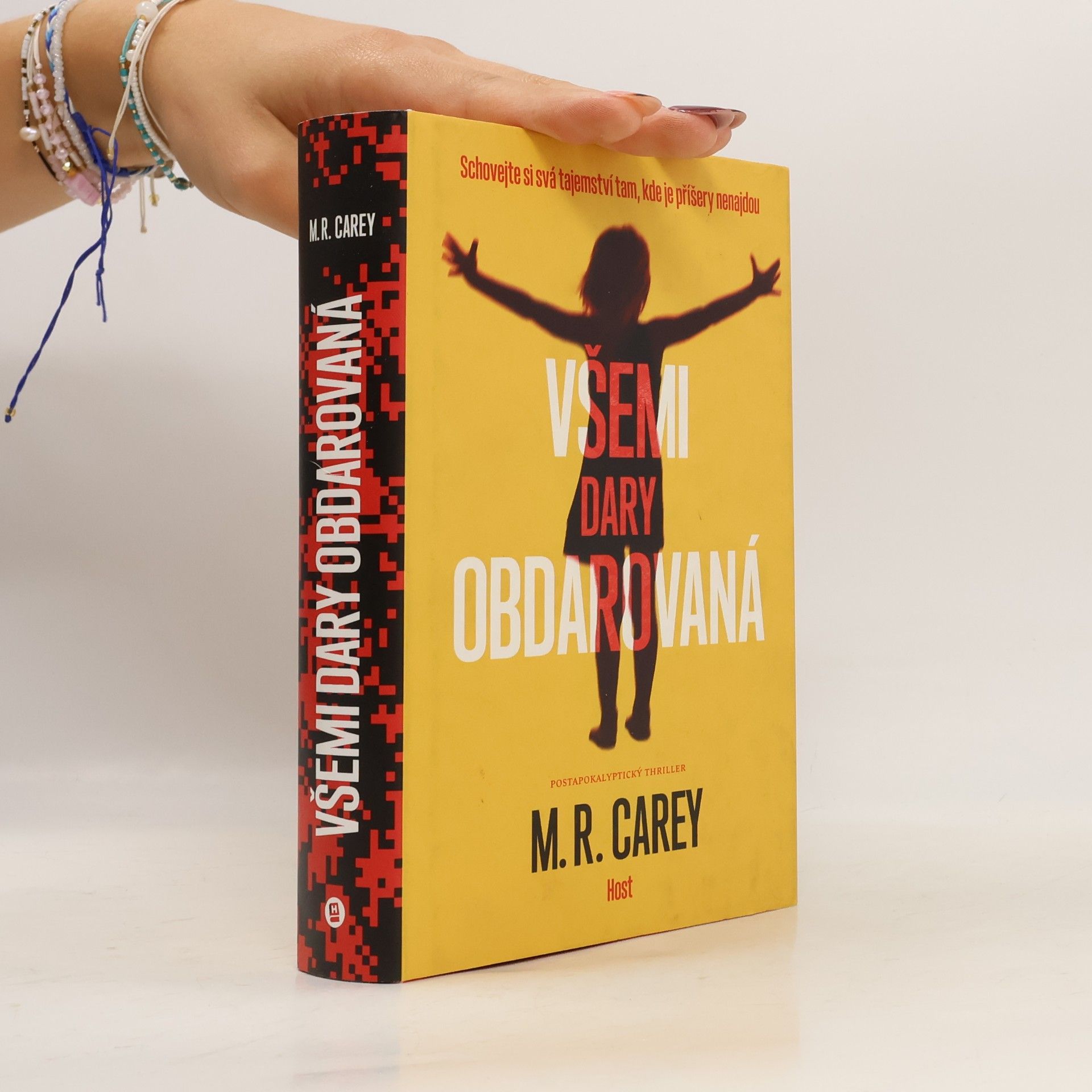 M. R. Carey Všemi dary obdarovaná