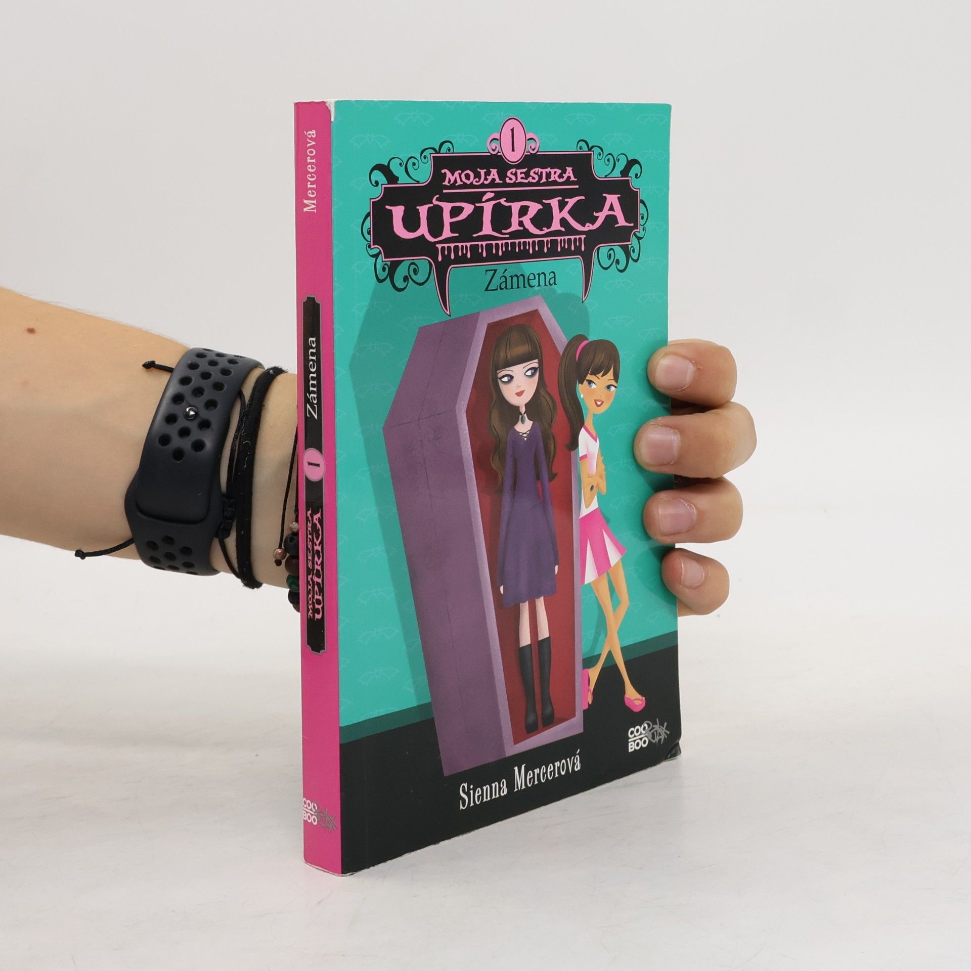 Sienna Mercer Moja sestra upírka 1. Zámena