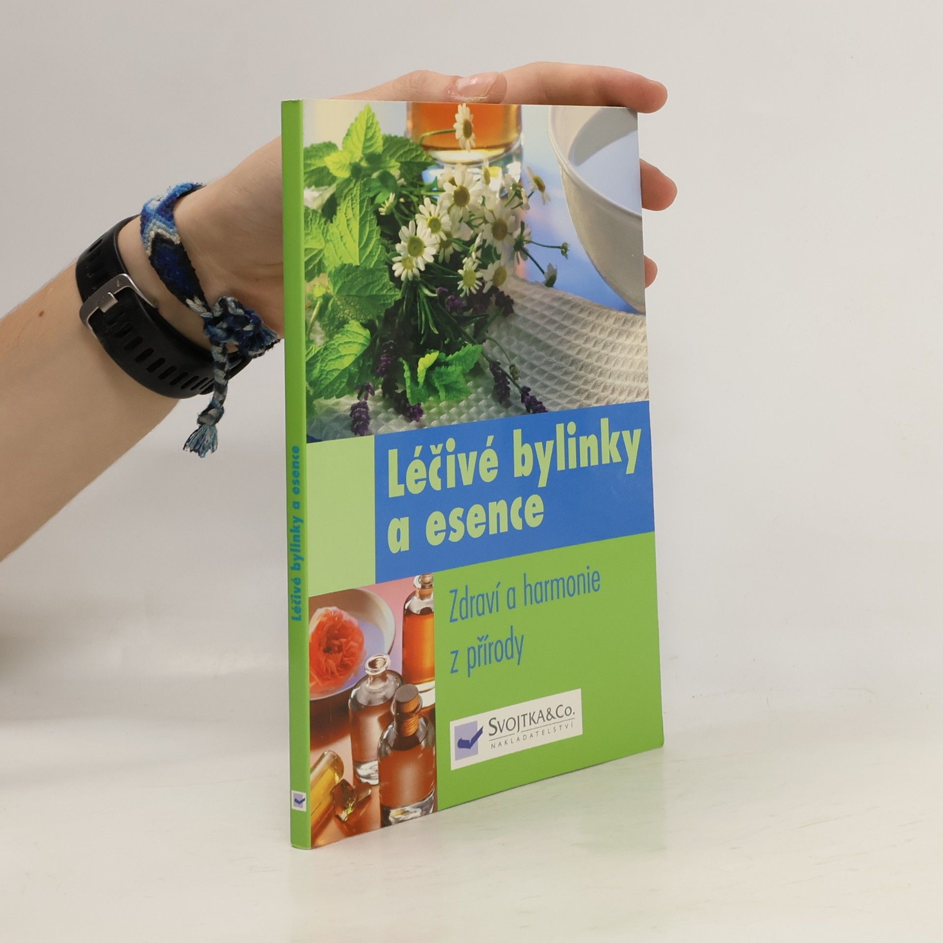 kolektiv Léčivé bylinky a esence