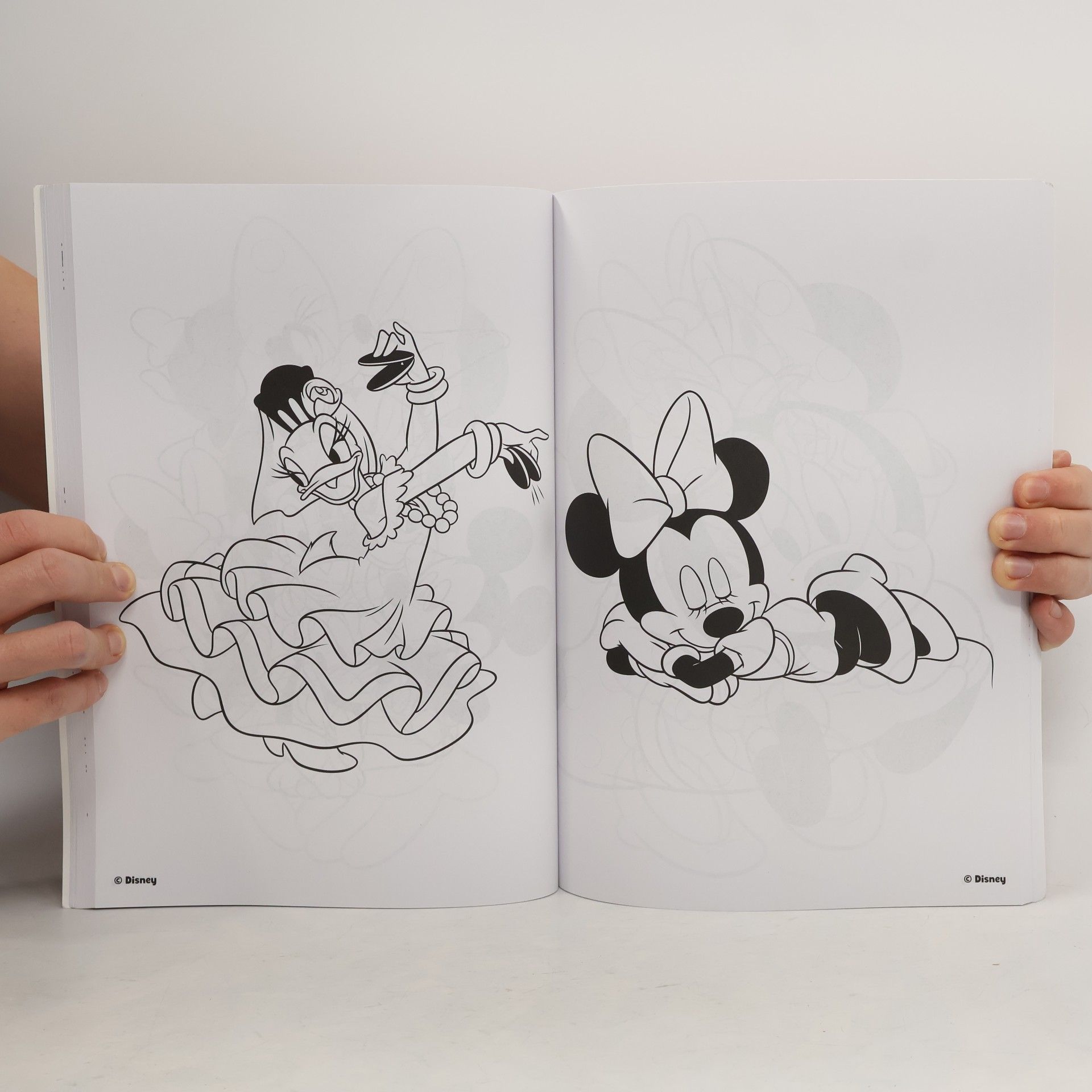 Minnie: Jumbo Color