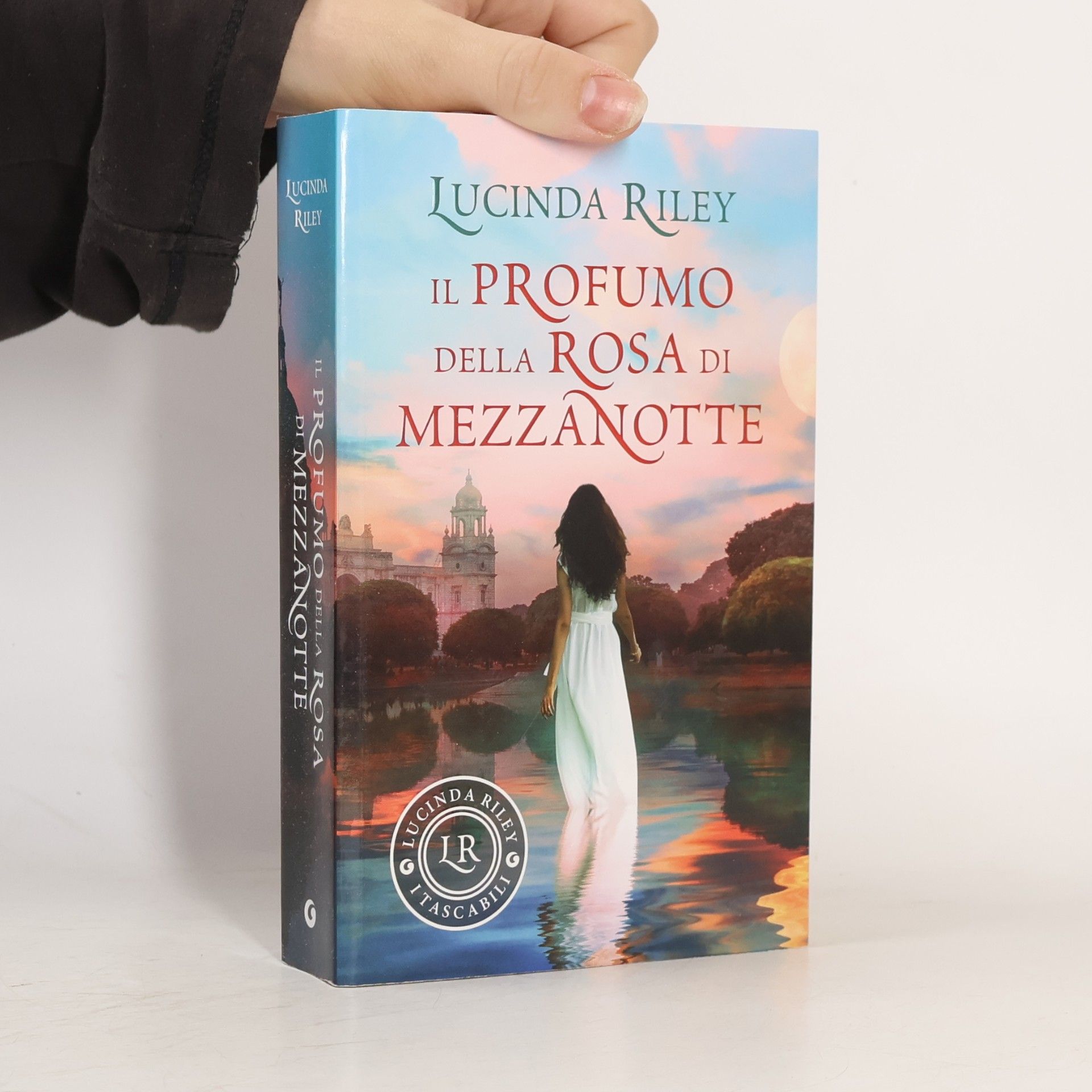 Lucinda Riley I tascabili di Lucinda Riley: Il profumo della rosa di mezzanotte