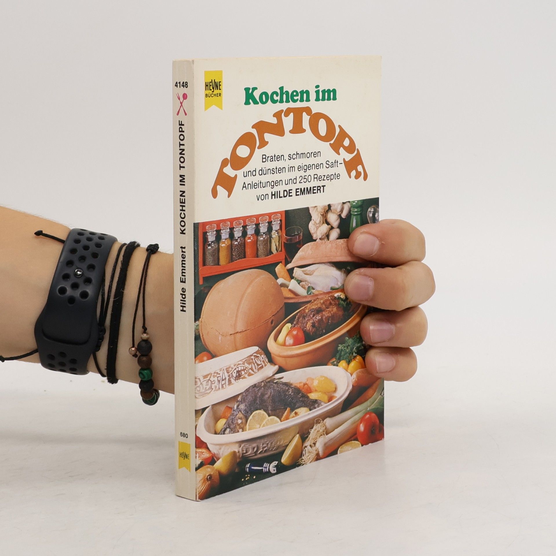Hilde Emmert Kochen im Tontopf