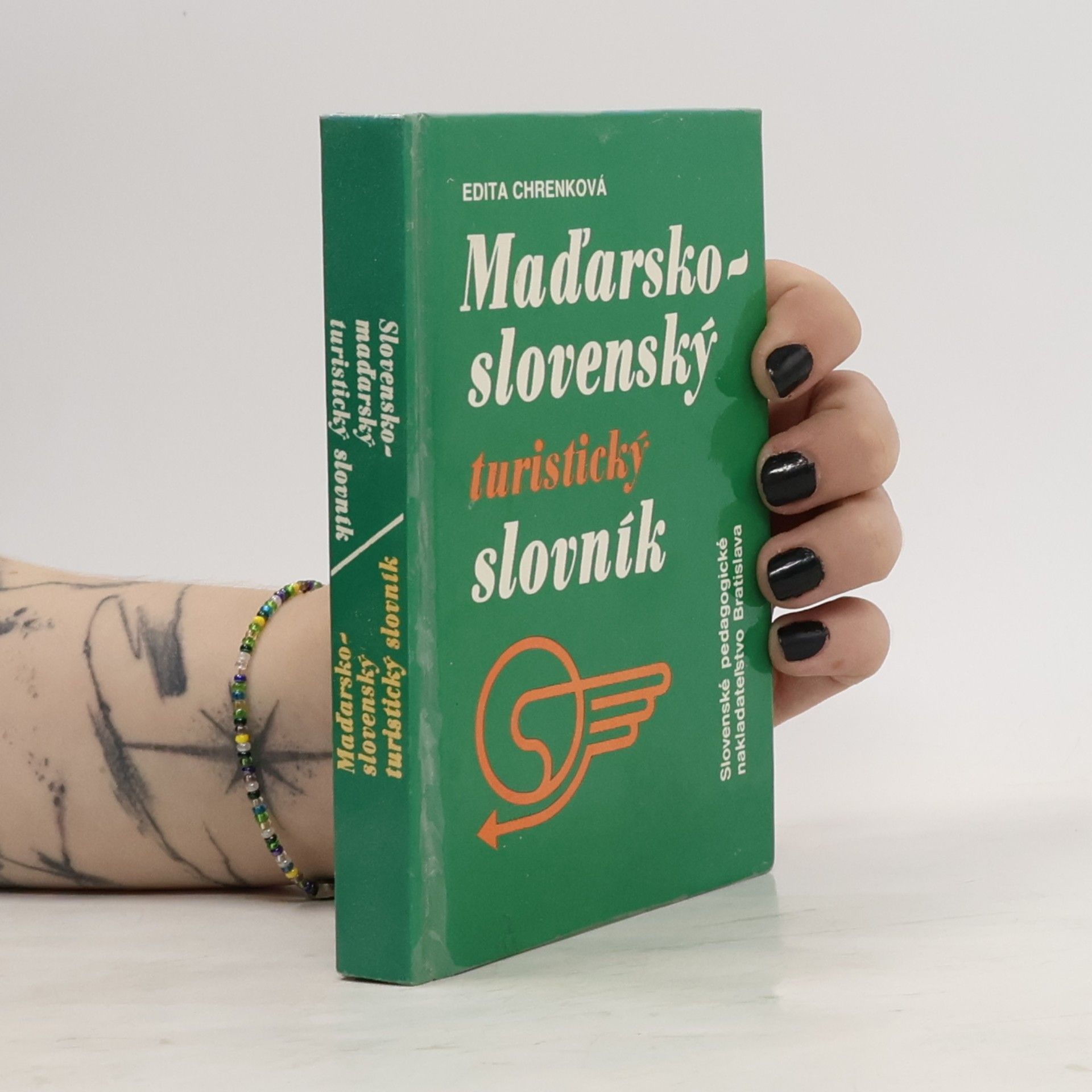Edita Chrenková Maďarsko-slovenský a slovensko-maďarský turistický slovník