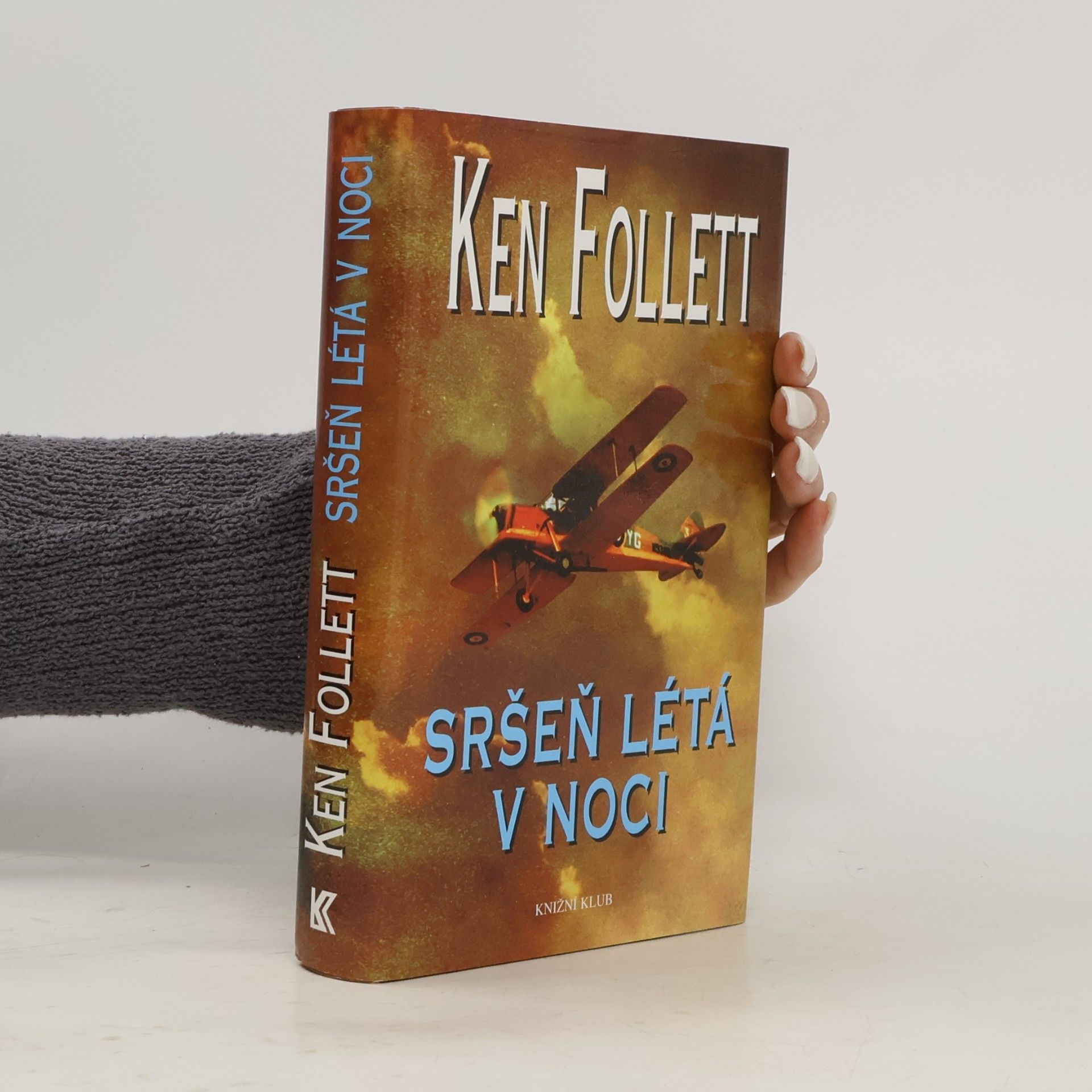 Sršeň létá v noci