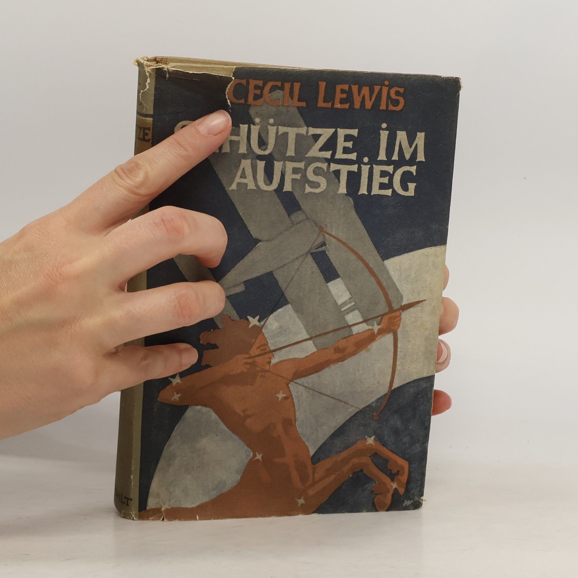 Cecil Lewis Schütze im Aufstieg