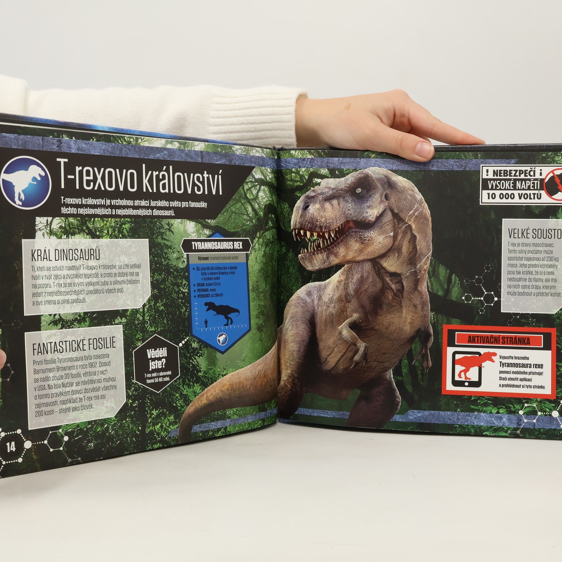 Caroline Rowlands Jurassic World. Kde dinosauři ožívají