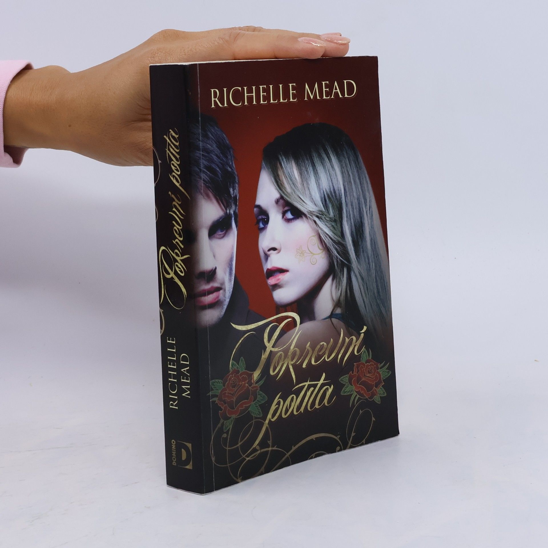 Richelle Mead Pokrevní pouta. 1. díl