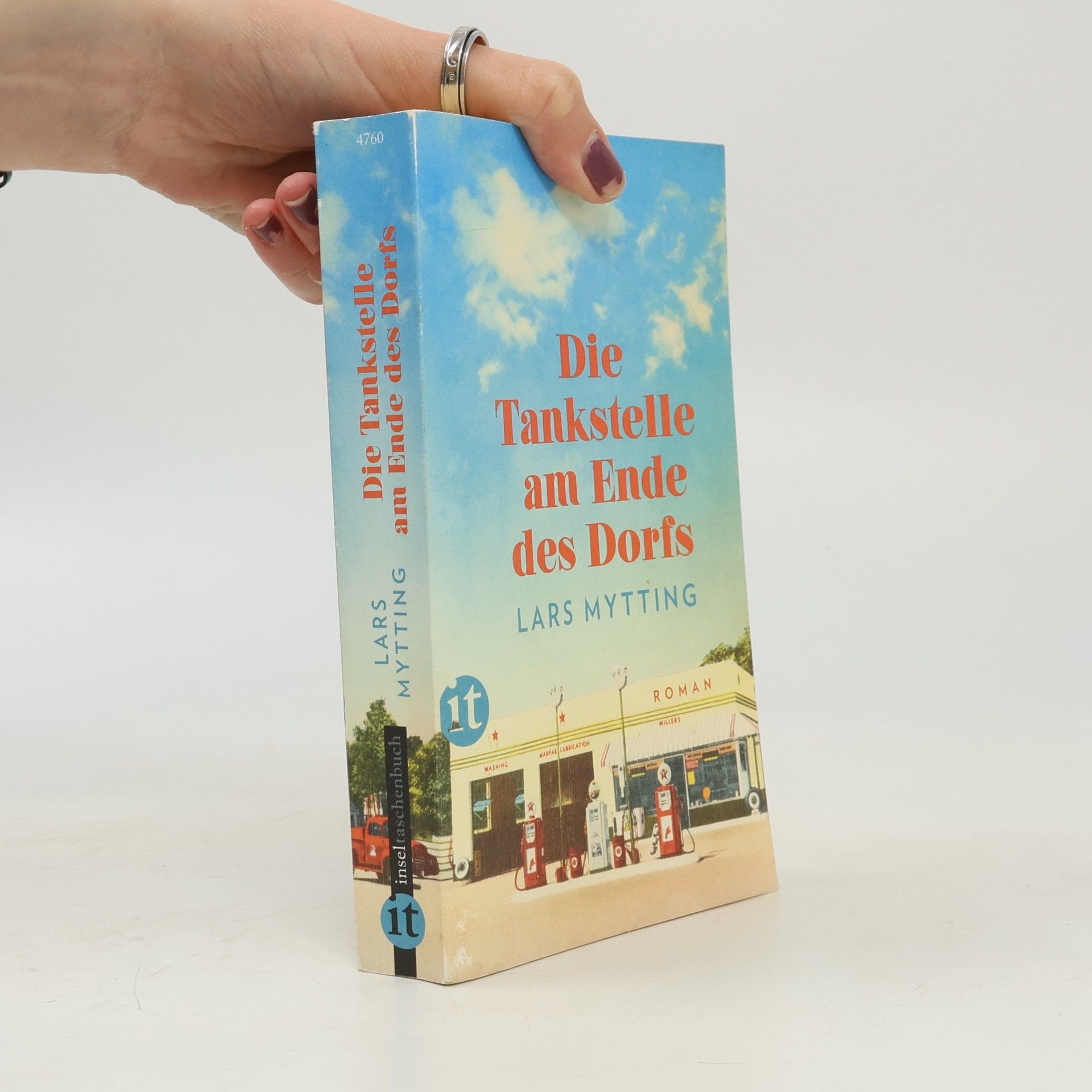 Lars Mytting Die Tankstelle am Ende des Dorfs