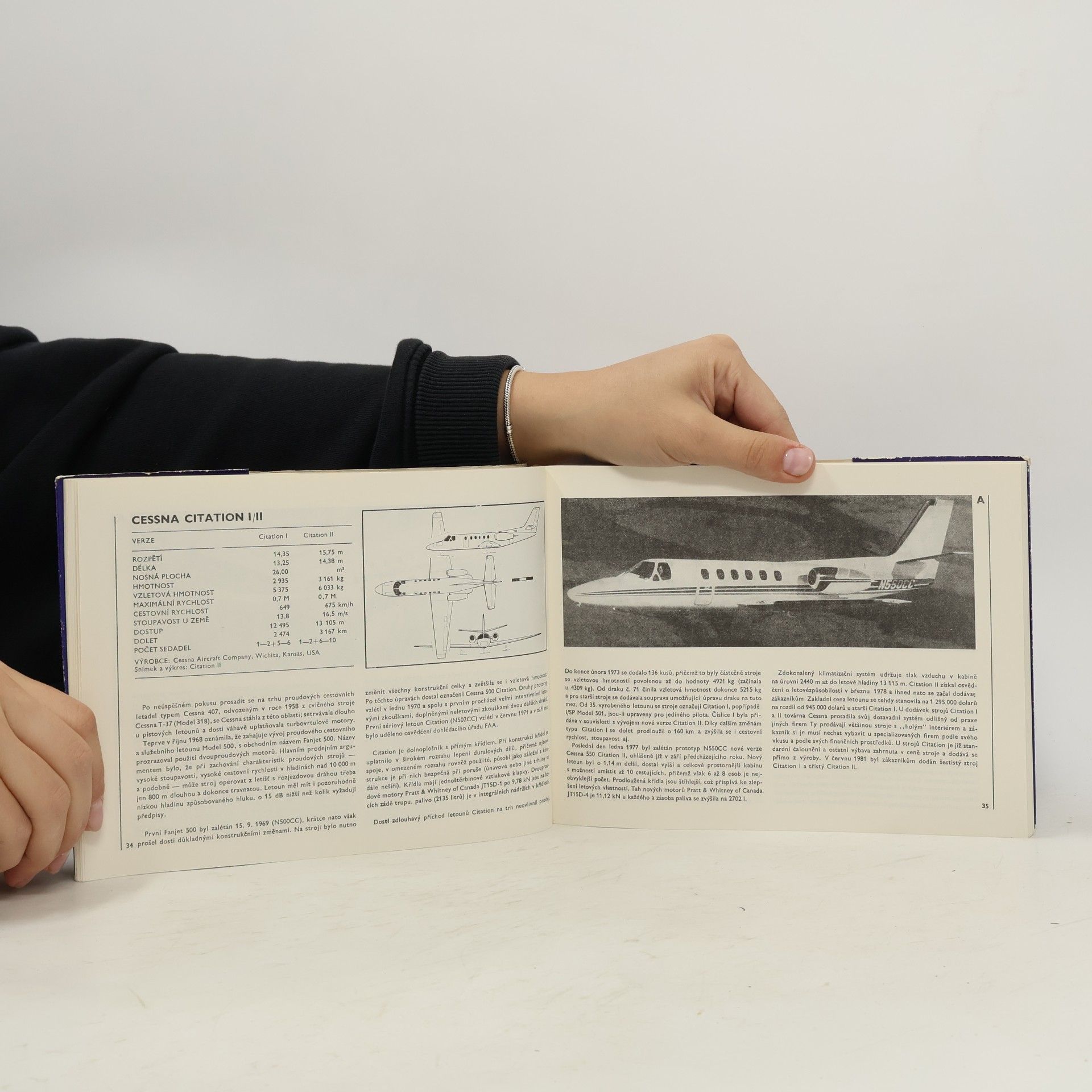 Václav Němeček Atlas letadel. Dvoumotorová proudová a turbovrtulová dopravní letadla