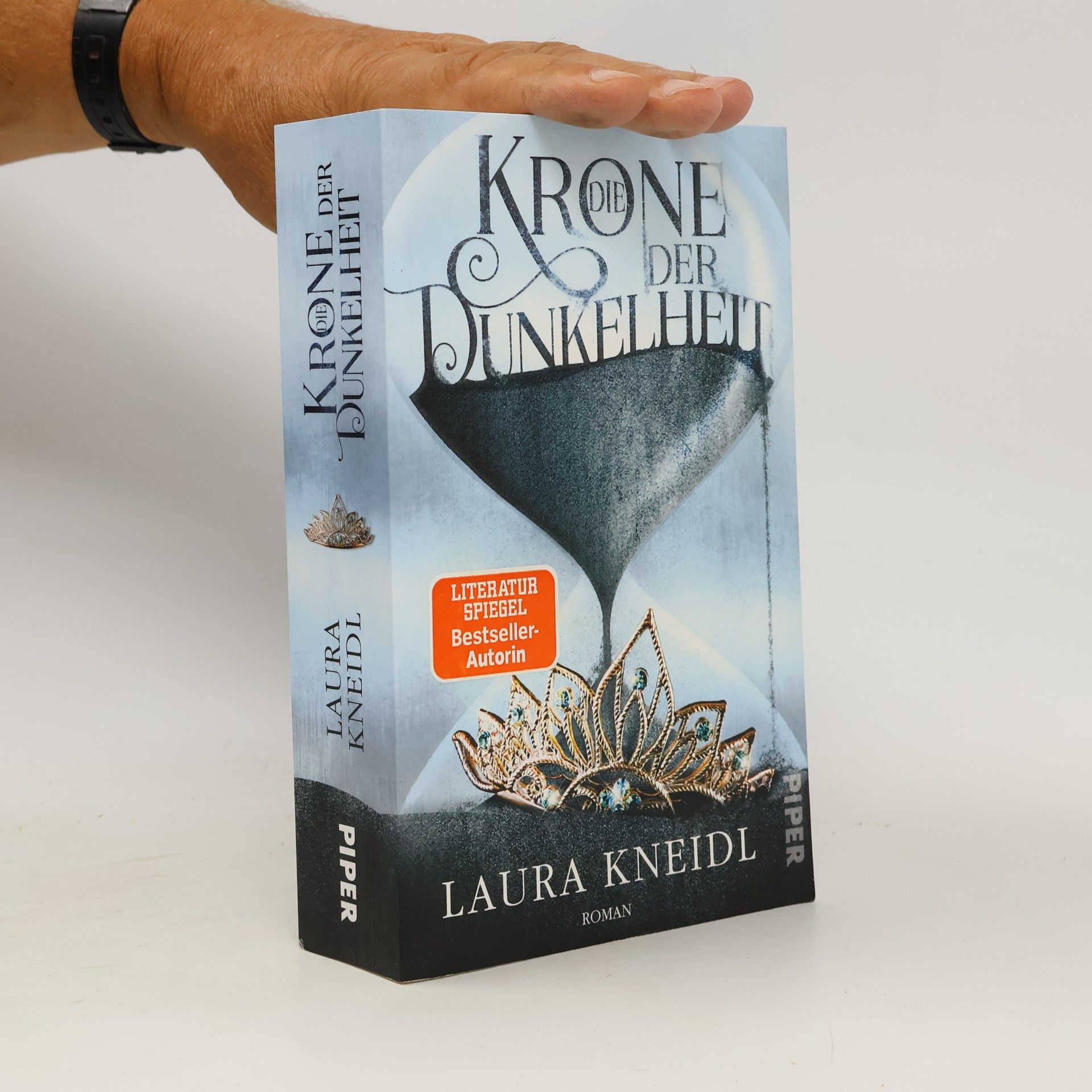 Laura Kneidl Die Krone der Dunkelheit