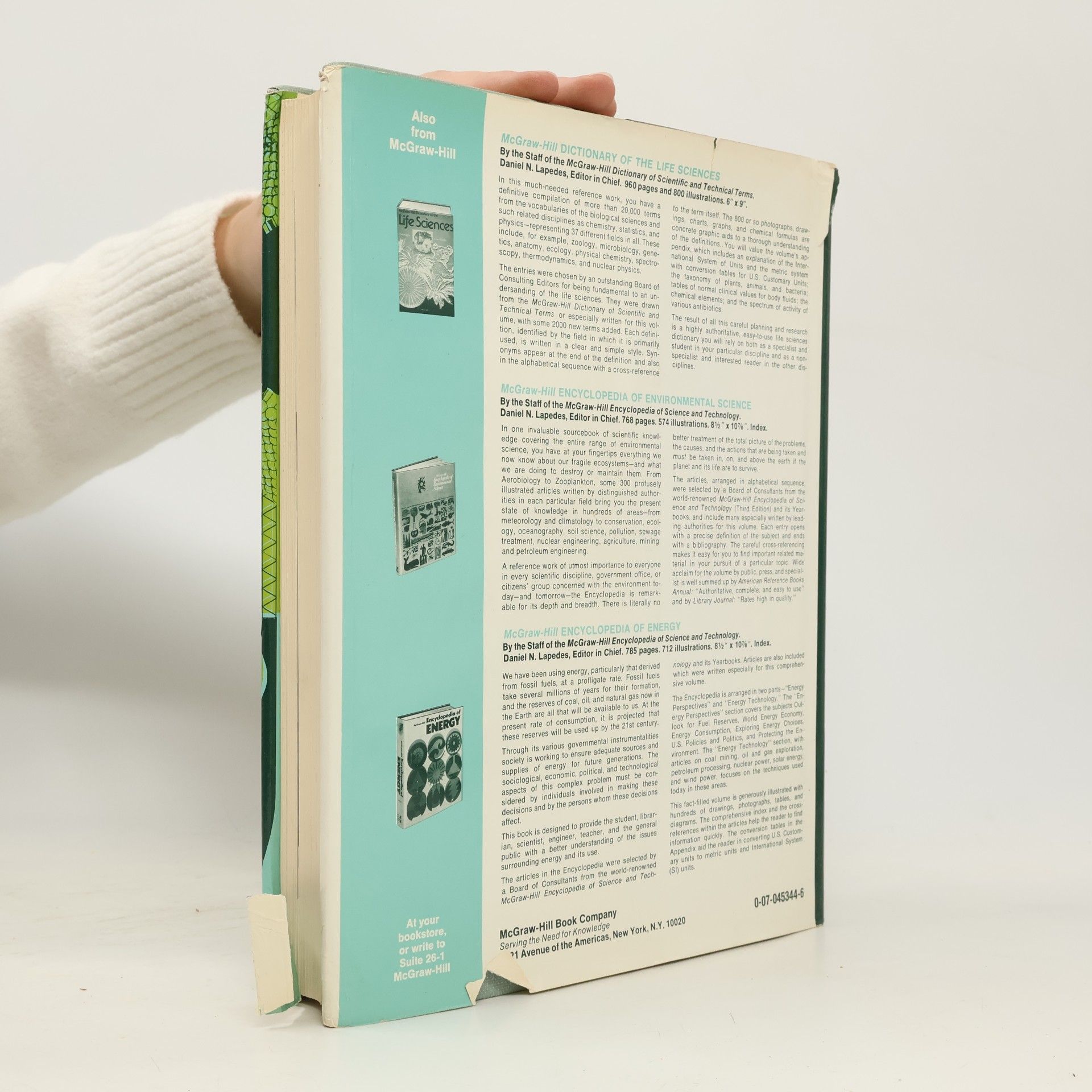 McGraw-Hill Education McGraw-Hill Yearbook of Science and Technology - 1977