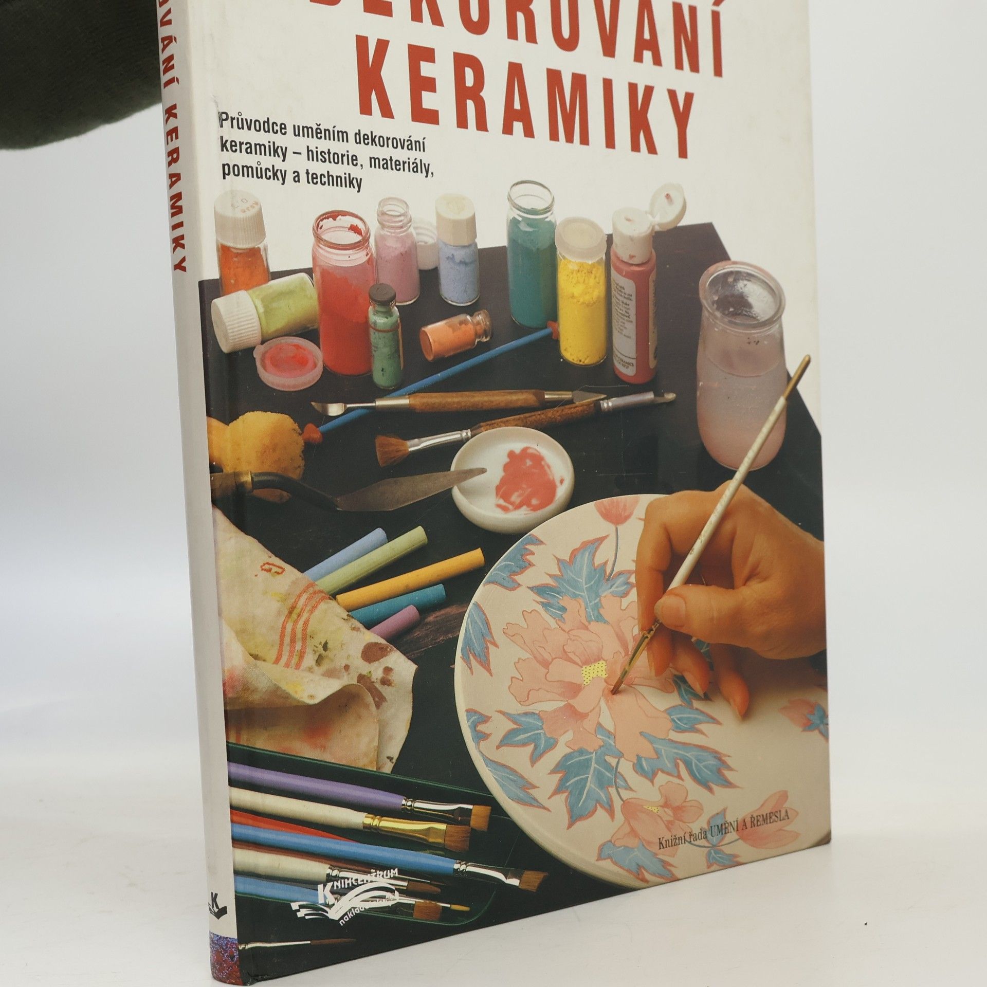 MPilar Navarro Dekorování keramiky: Velká kniha