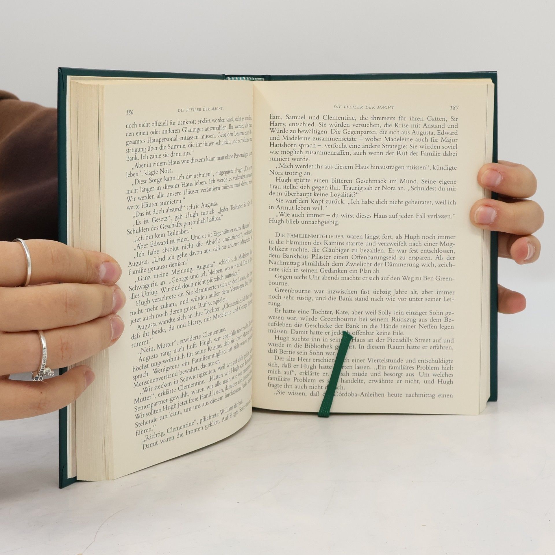 Ken Follett Reader's Digest Auswahlbücher. Die Pfeiler der Macht. Schau dich nicht um. Wolfstage. Virusjagd