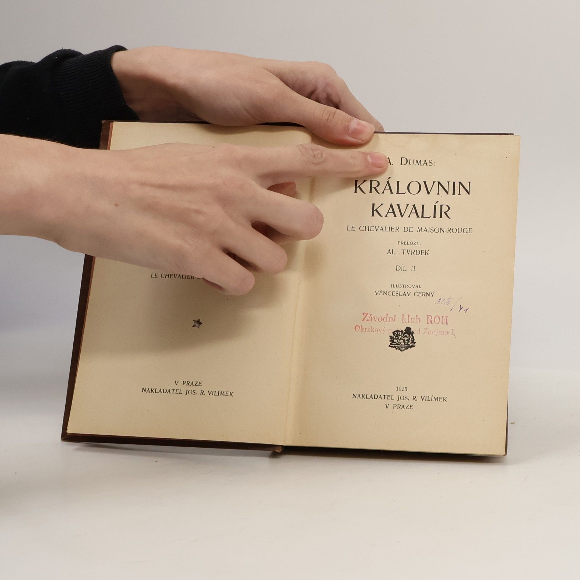 Alexandre Dumas starší Královnin kavalír