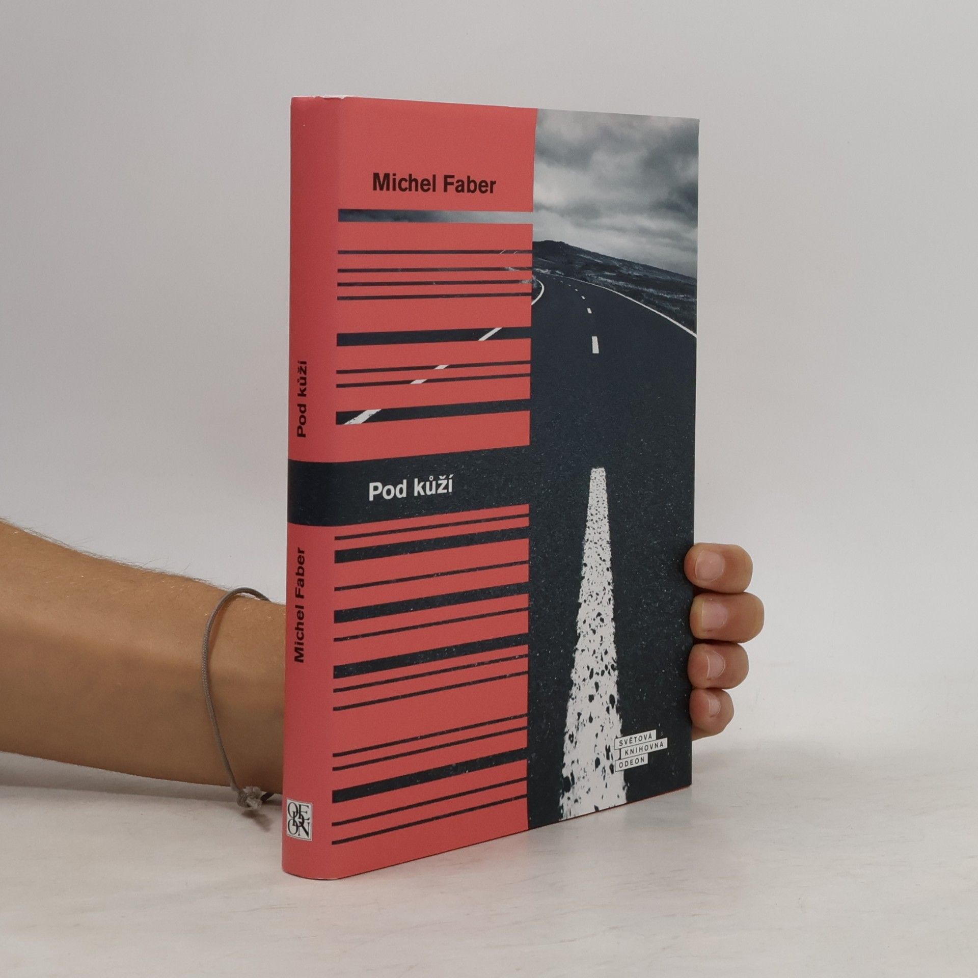 Michel Faber Pod kůží