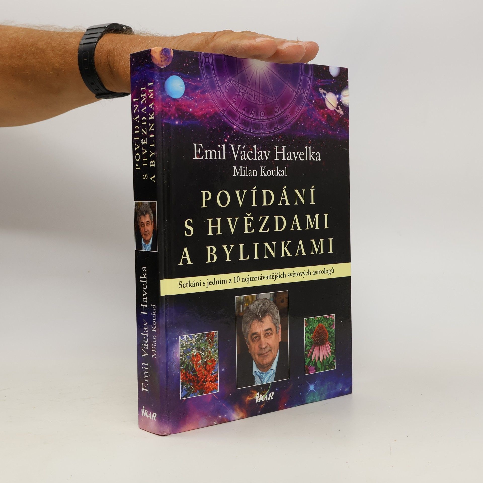 Emil Václav Havelka Povídání s hvězdami a bylinkami: setkání s jedním z 10 nejuznávanějších světových astrologů