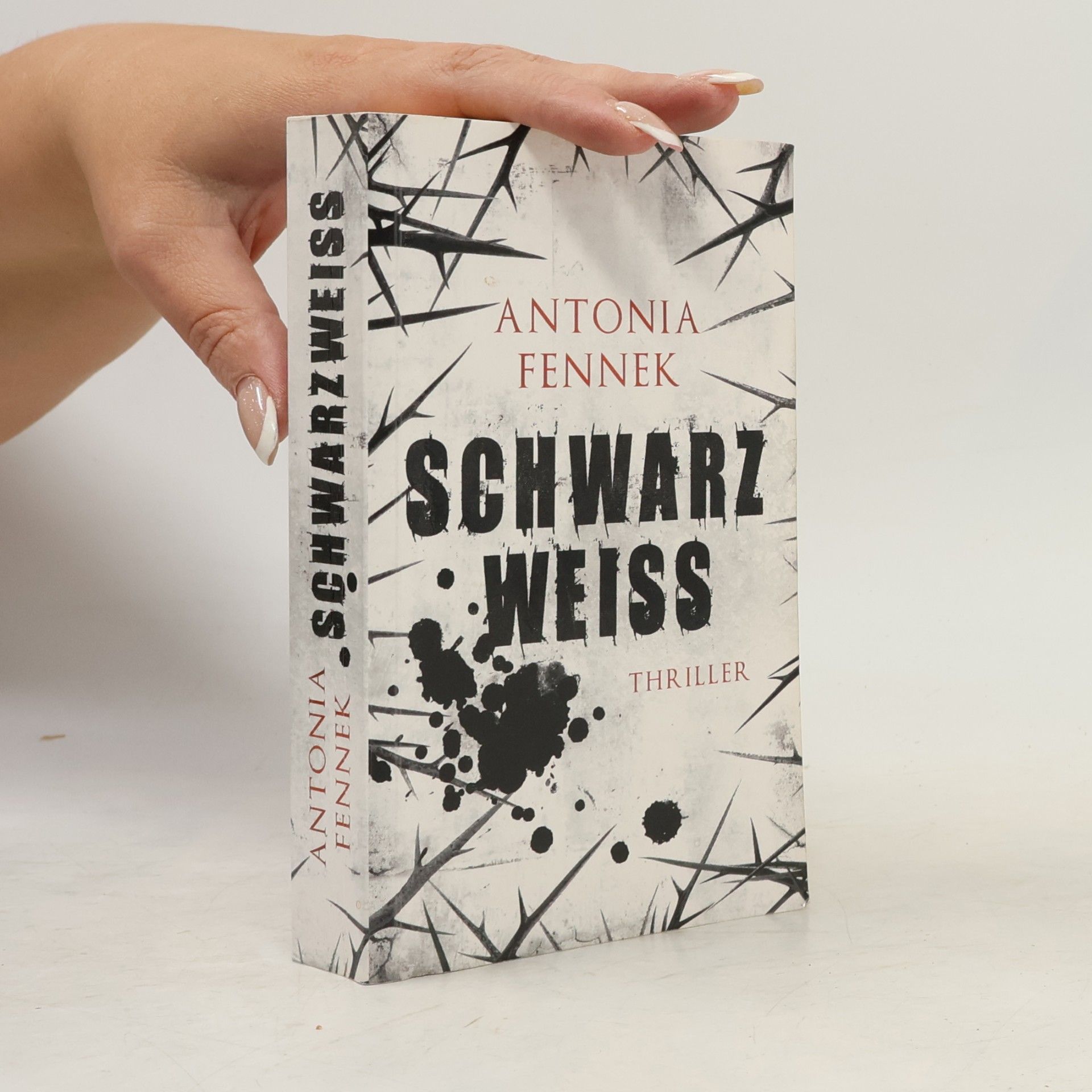 Antonia Fennek Schwarz weiss