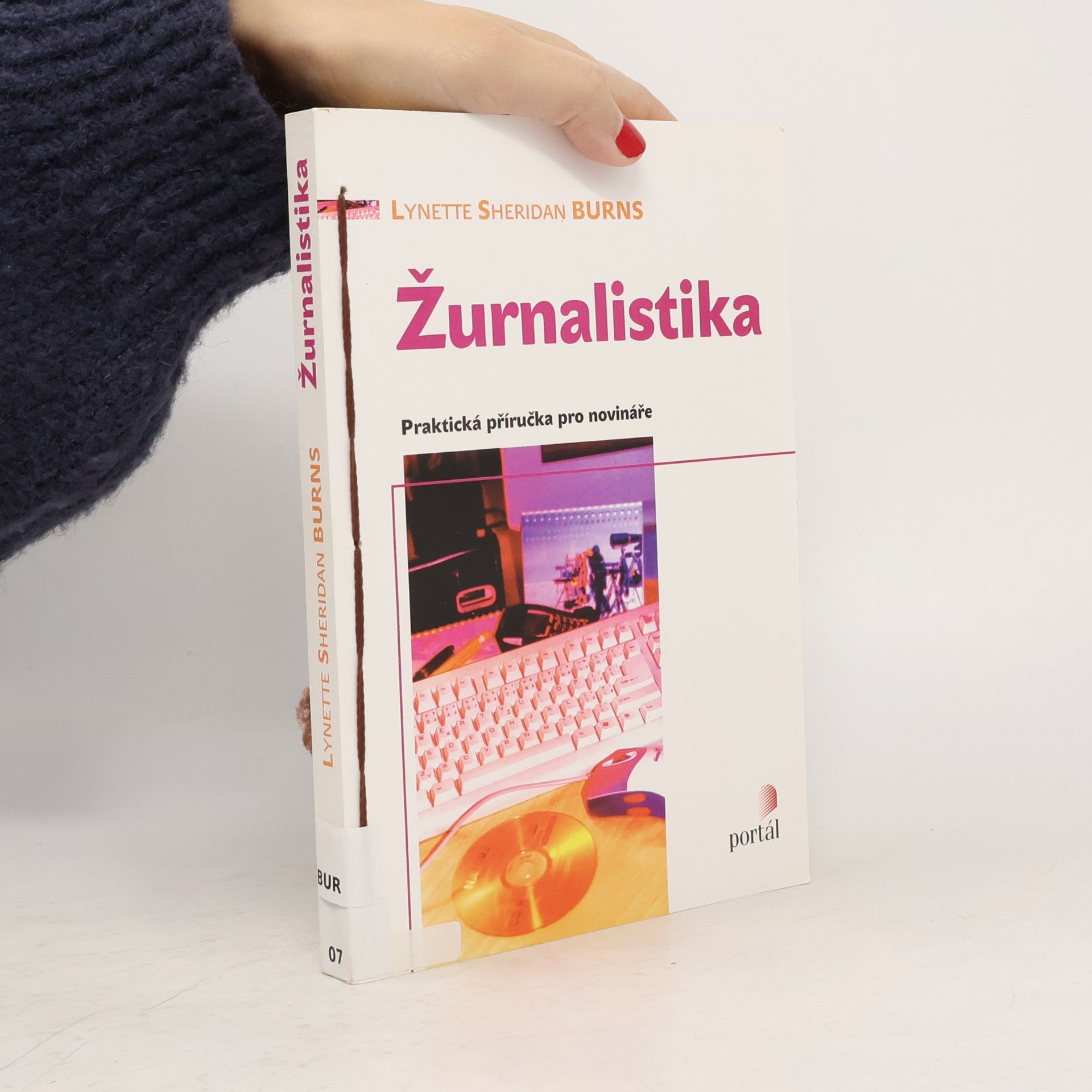 Lynette Sheridan Burns Žurnalistika
