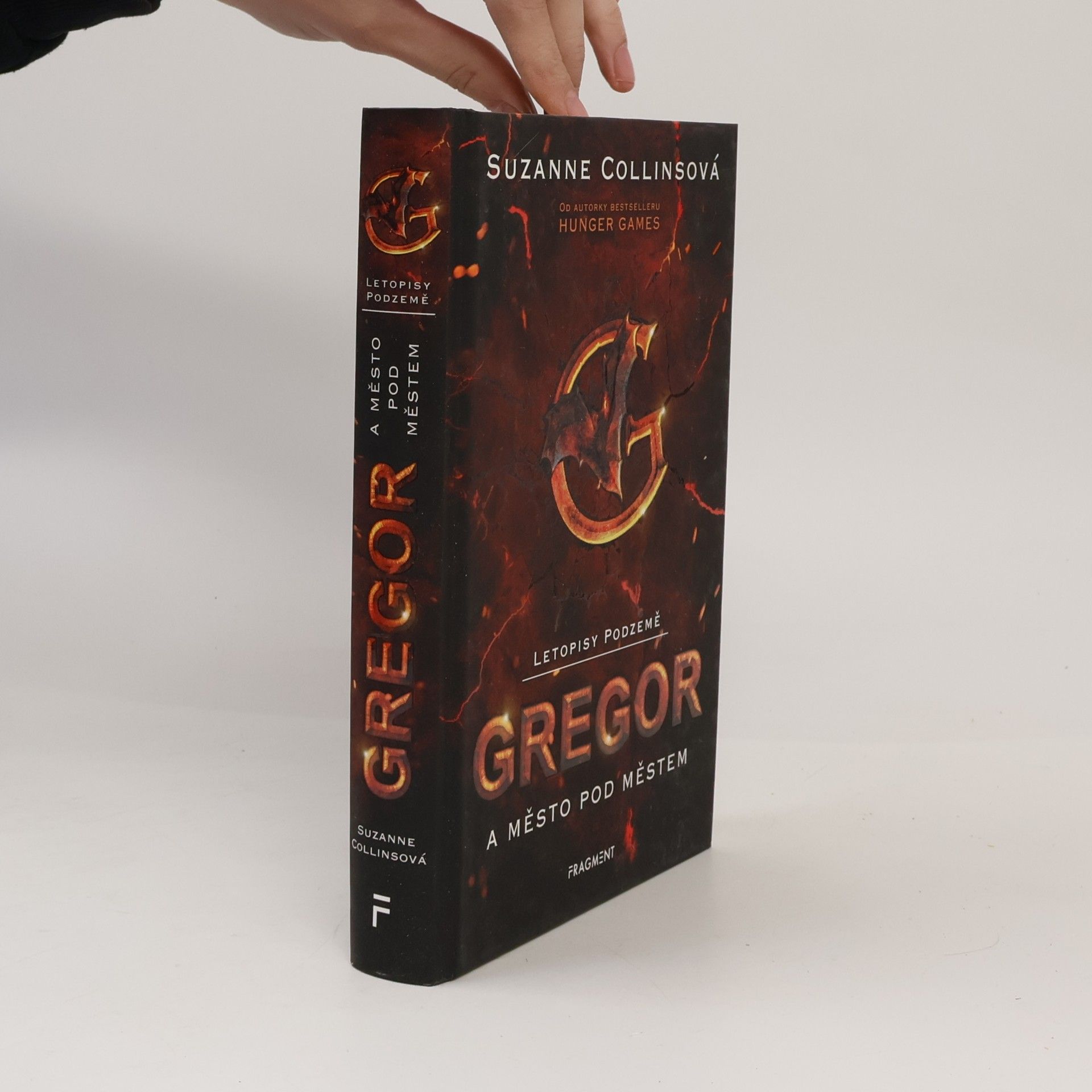 Suzanne Collins Letopisy Podzemě. Gregor a město pod městem
