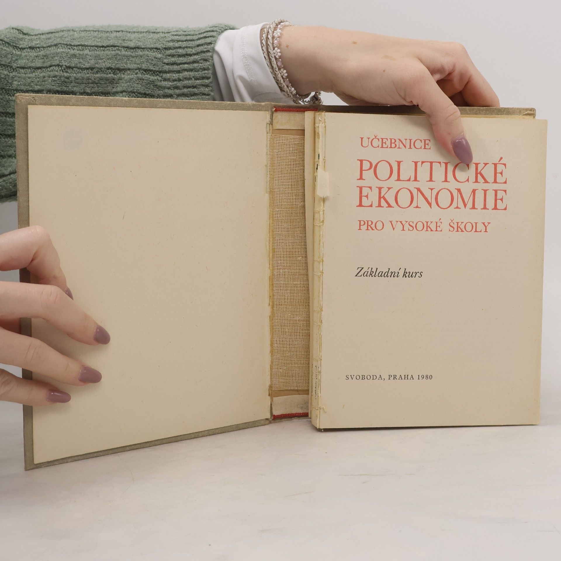 Kolektiv autorů Učebnice politické ekonomie pro vysoké školy