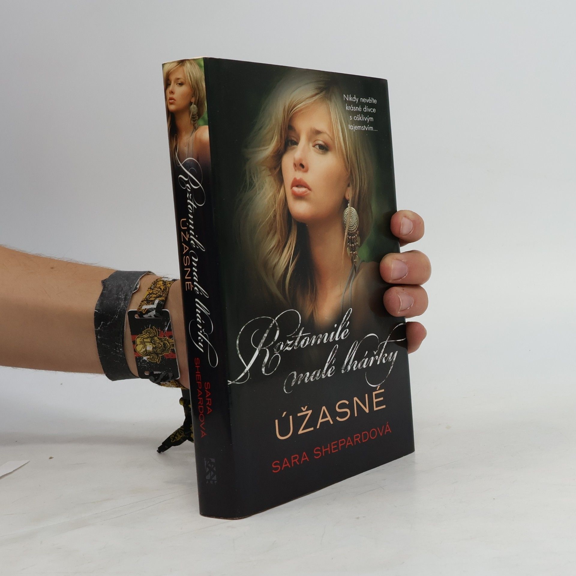 Sara Shepard Úžasné. Roztomilé malé lhářky