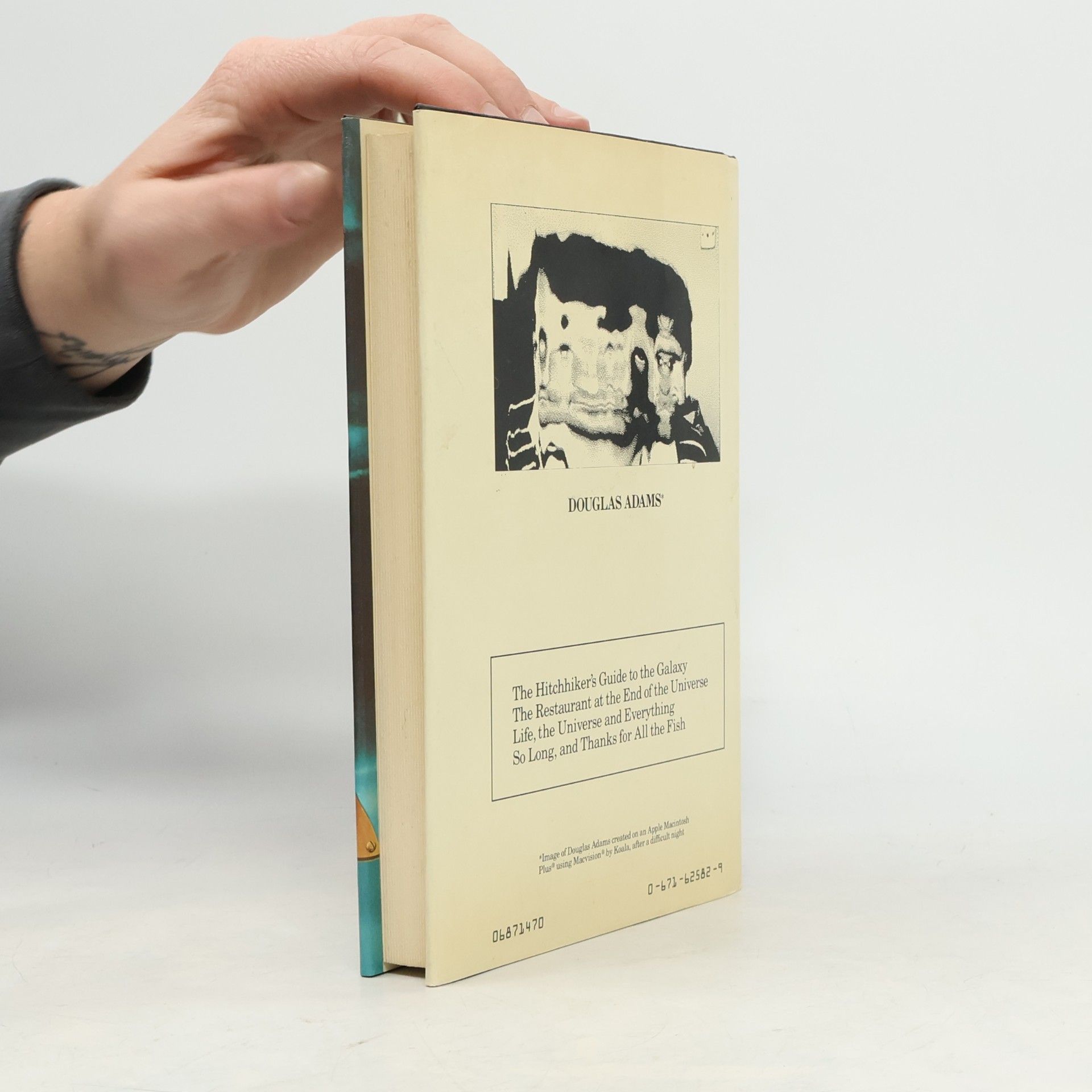 Douglas Adams Dirk Gently's Holistic Detective Agency
