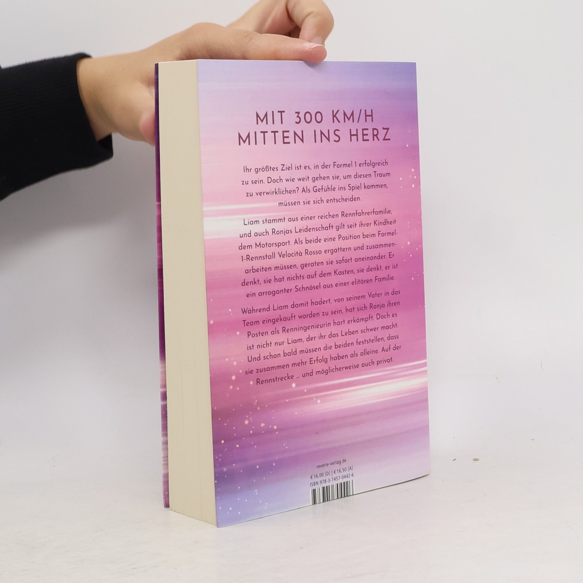 Katharina Juli Heart Racing. Roman | DIE New Adult Romance in der Welt des Rennsports | Mit Tropes wie Workplace-Romance, Enemies-to-Lovers und Secret Relationship