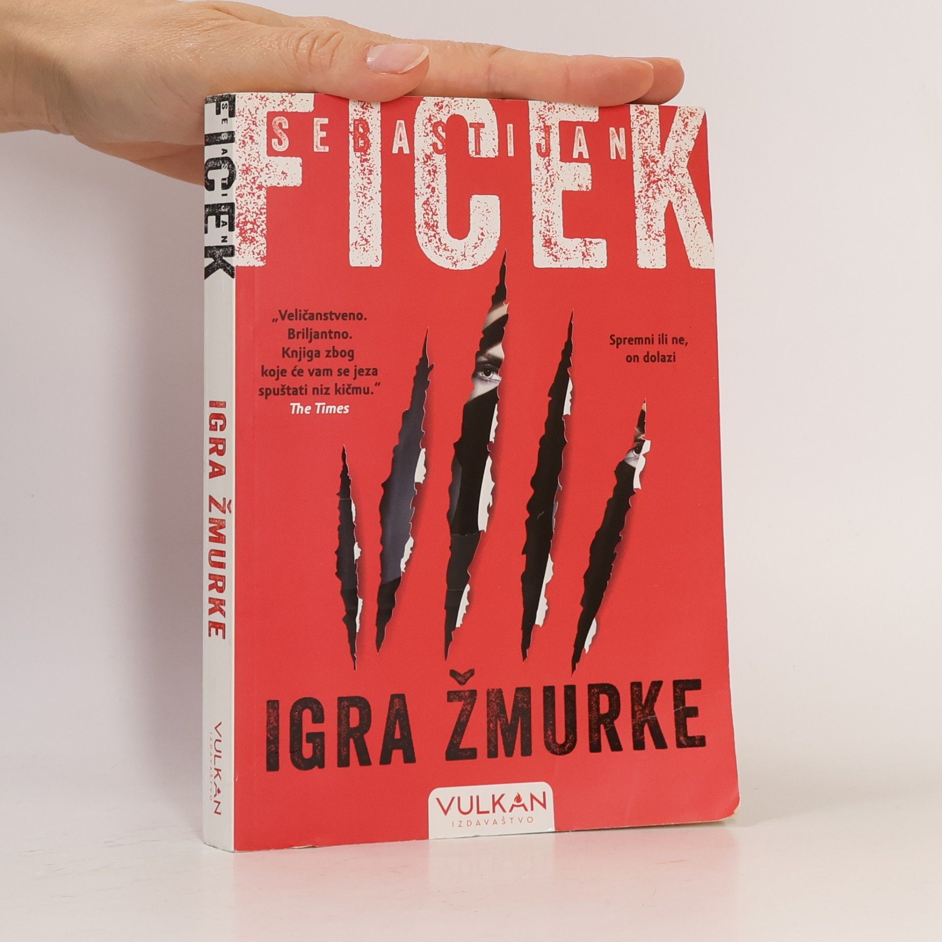 Sebastijan Ficek Igra žmurke
